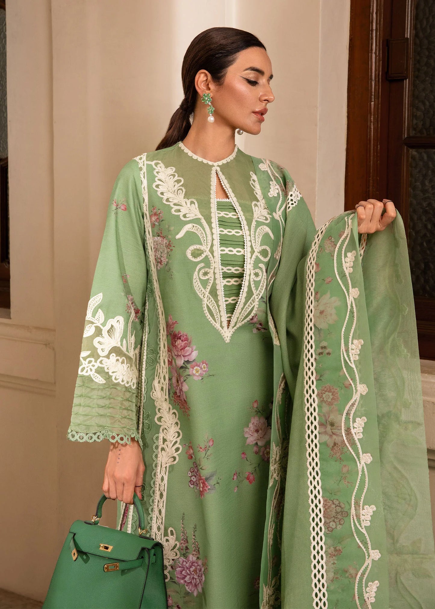 Crimson | Aleen Winter 24 | Gulbaan