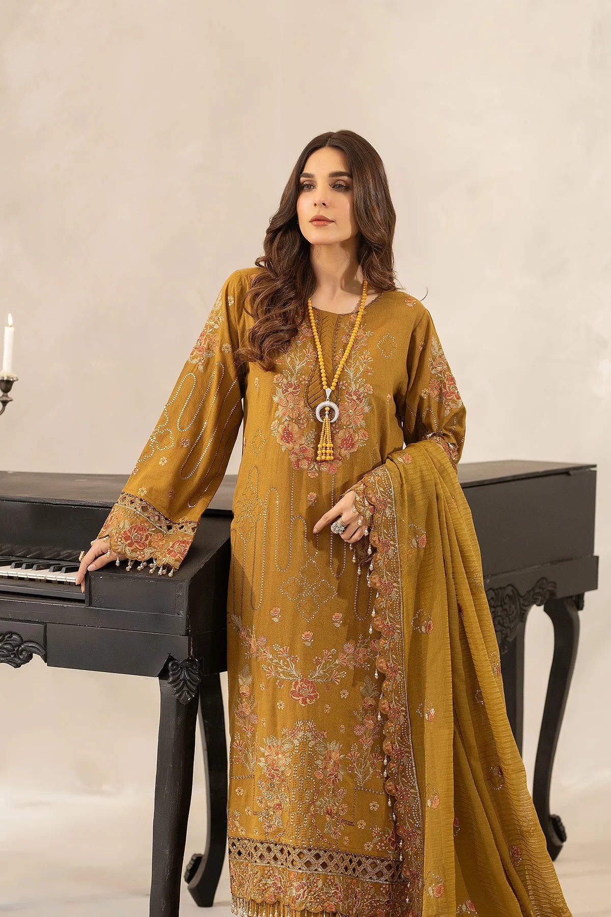 RAEESA | EMBROIDERED KARANDI | DK:002