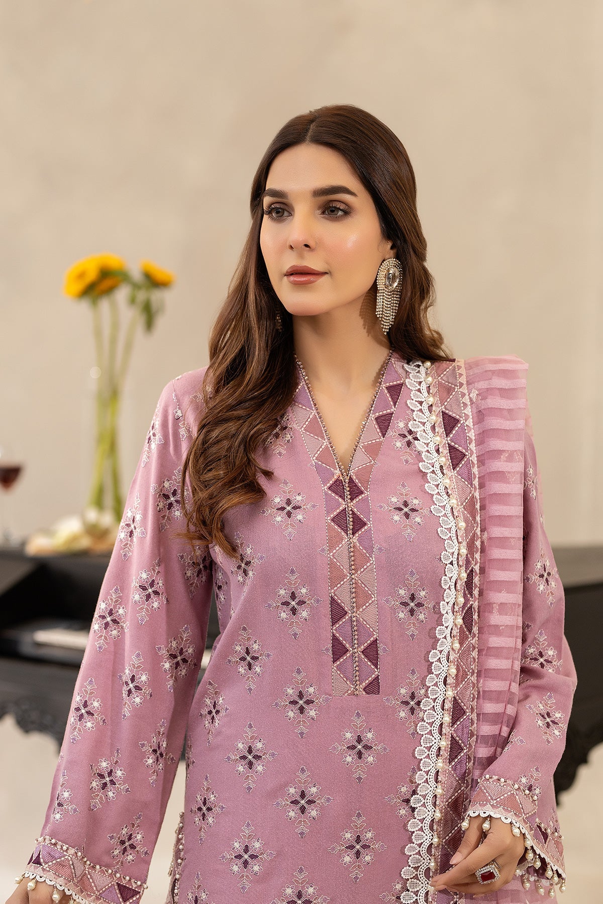 RAEESA | EMBROIDERED KARANDI | DK:004