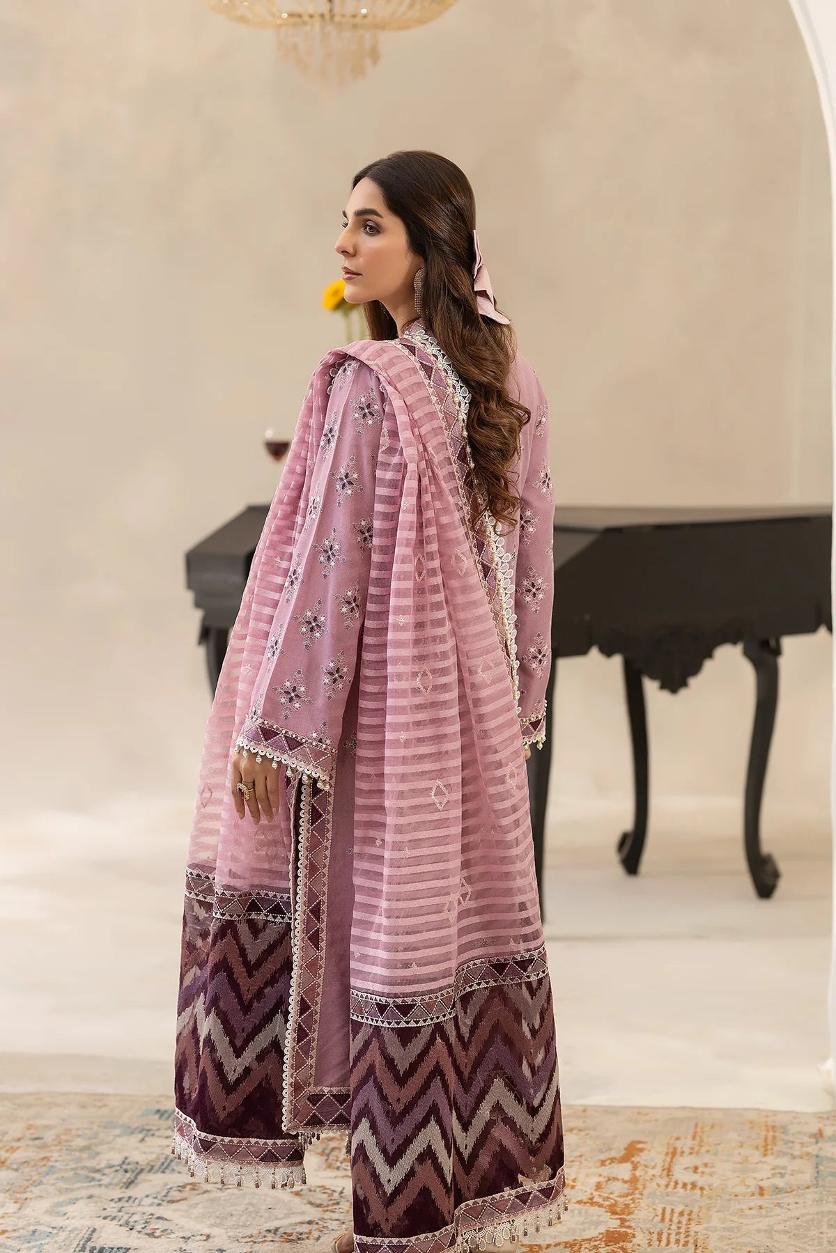 RAEESA | EMBROIDERED KARANDI | DK:004
