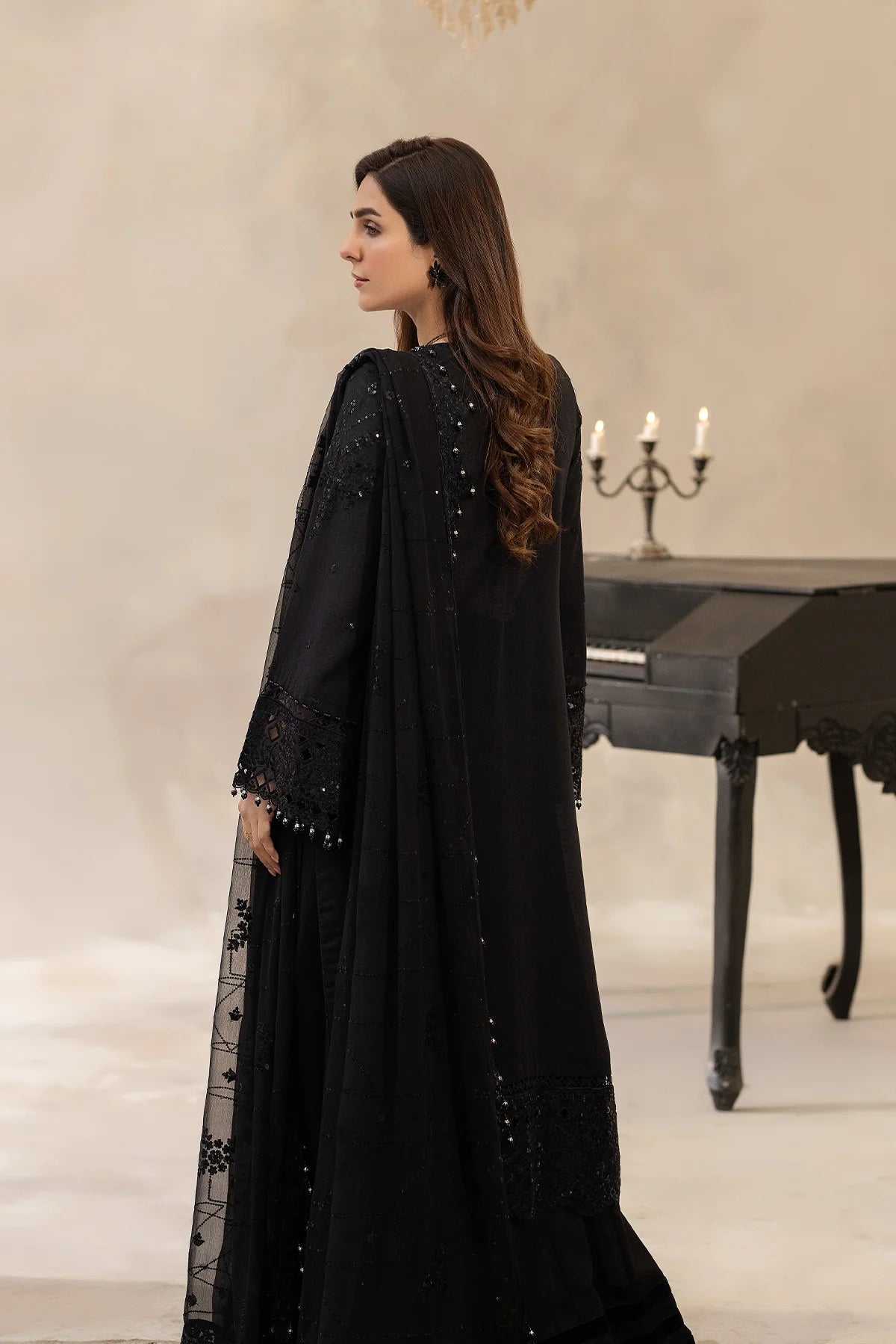 RAEESA | EMBROIDERED KARANDI | DK:006
