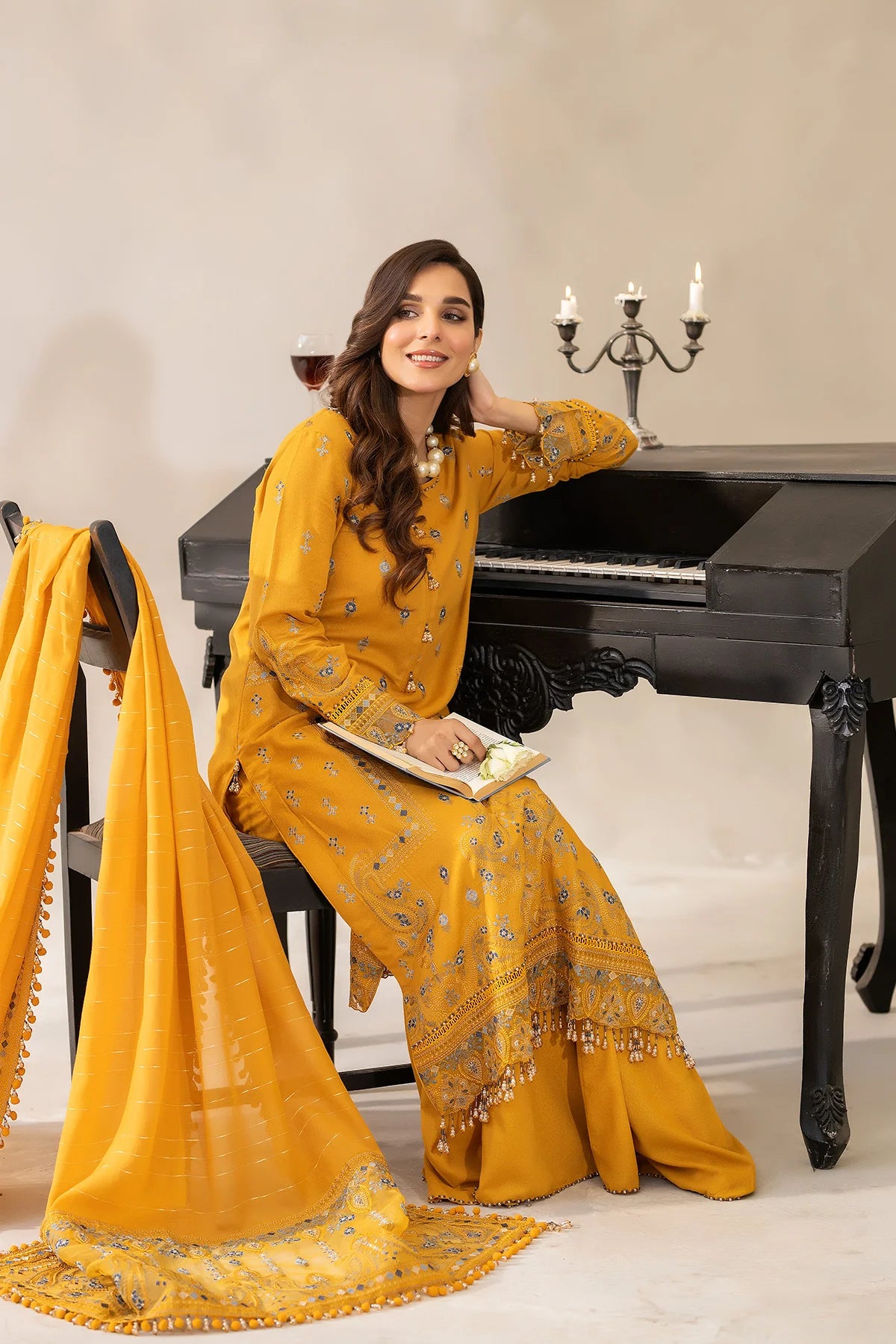 RAEESA | EMBROIDERED KARANDI | DK:008