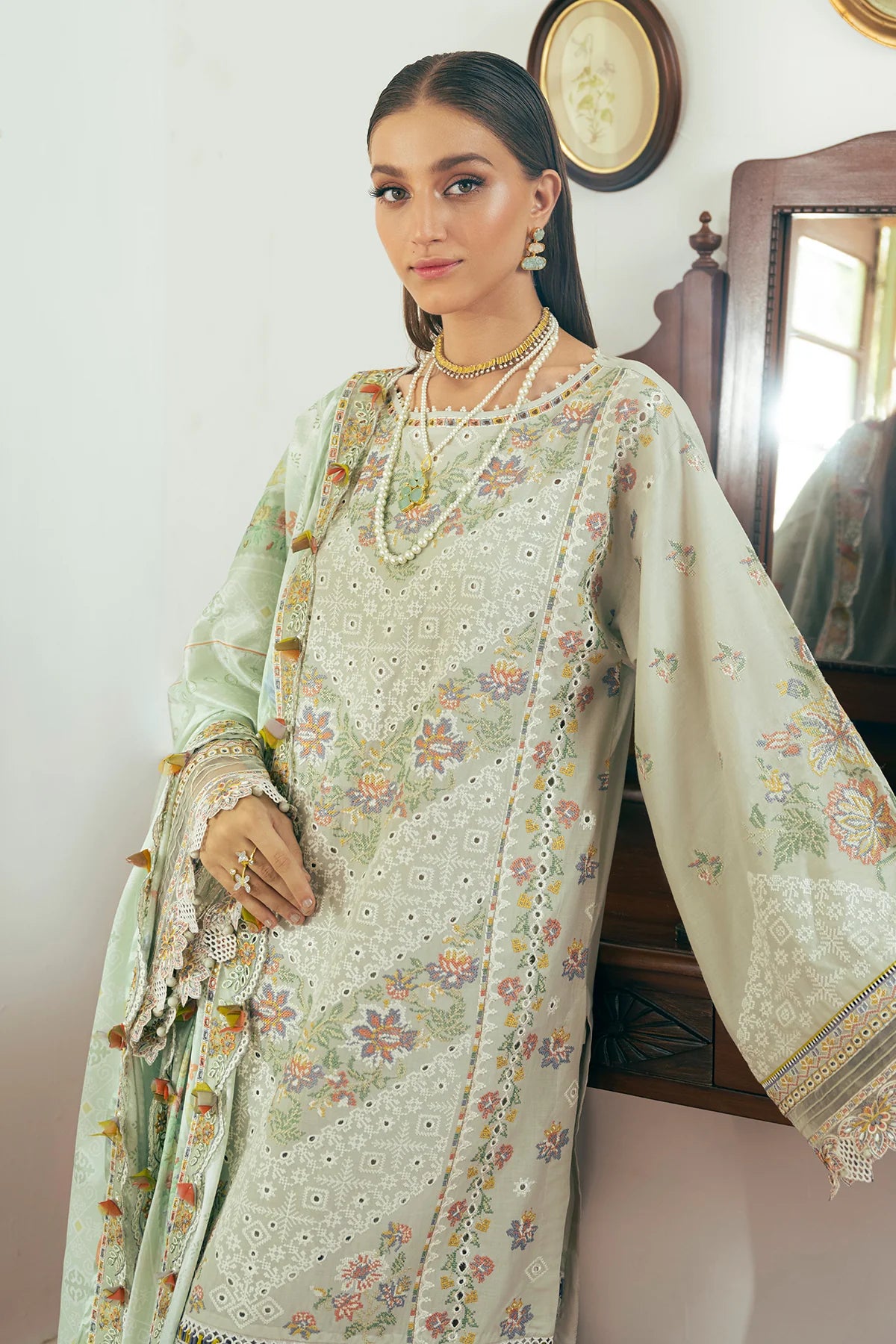 Baroque | EMBROIDERED SWISS LAWN | SL11-D07