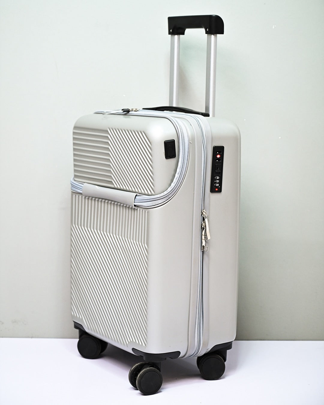 TRAVEL BAG | D4