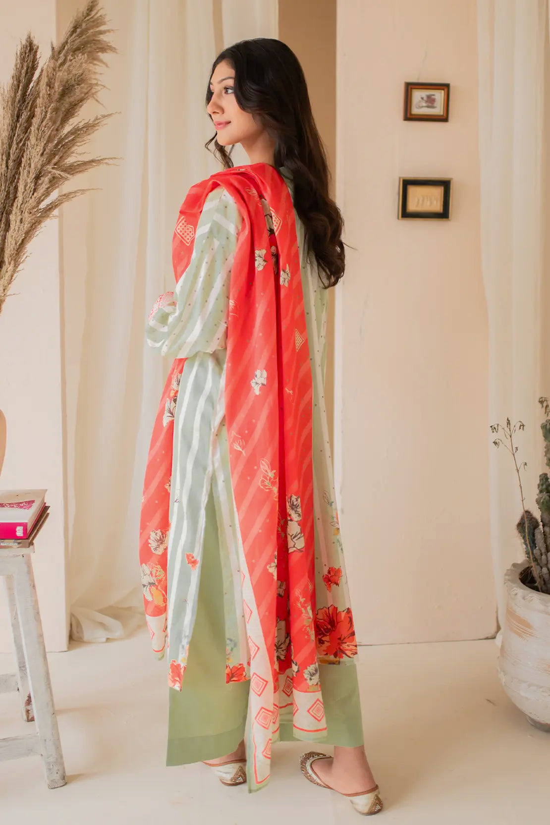 3 Piece Digitally printed Lawn - 8190