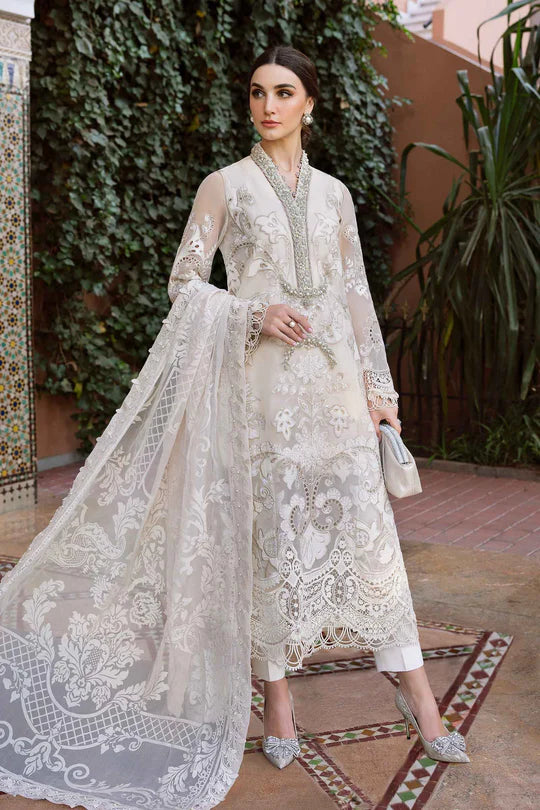 Maria B. | LAWN 25 | D-2506-A