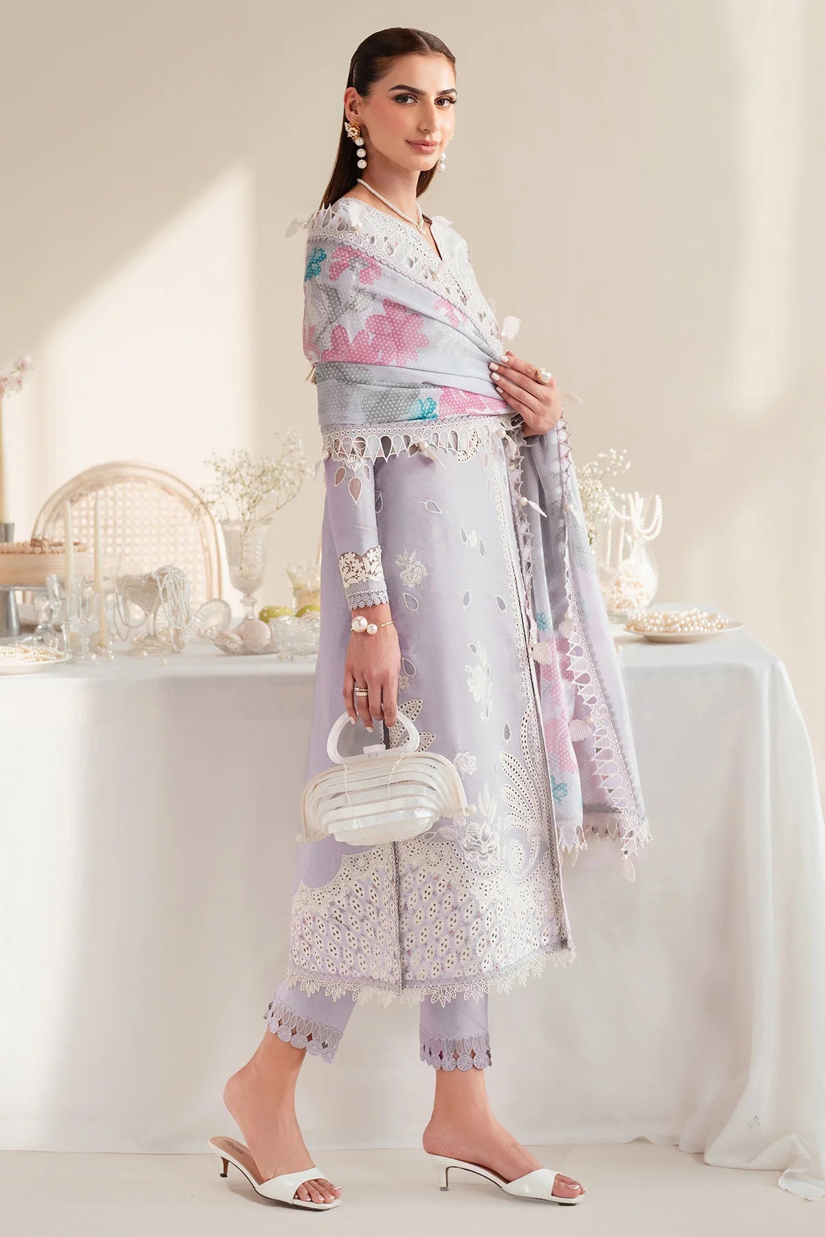 JAZMIN | IRIS LUXURY | D06