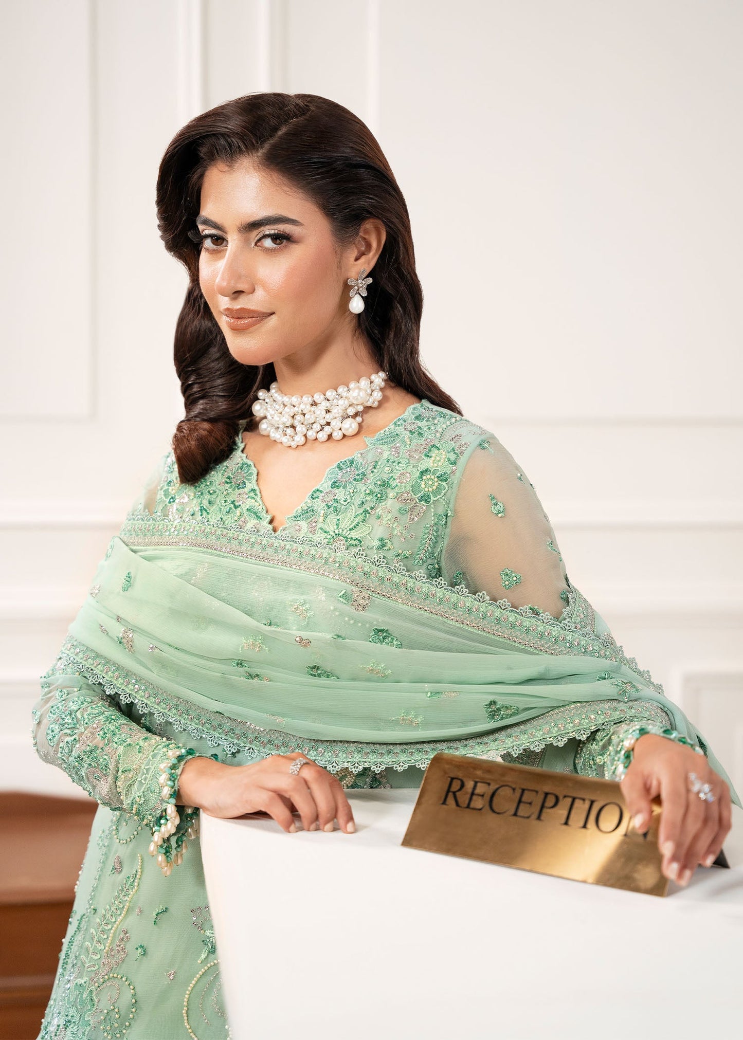 ZARIZAA | CHECK-IN 5 SERIES | REGALIA