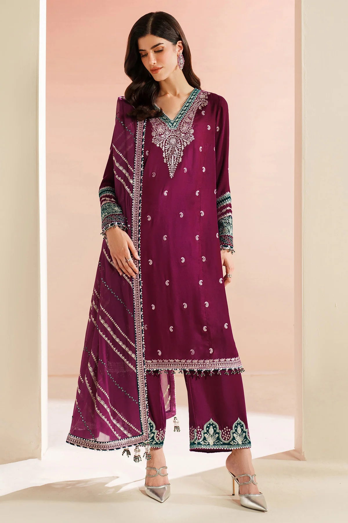 Jazmin | Embroidered Velvet | VVF D-6