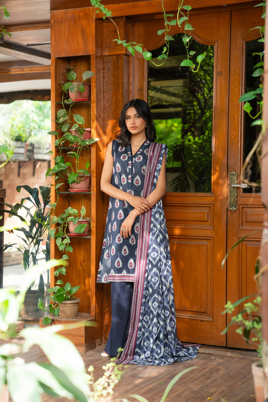 BEYOND EAST | BEENA UNSTITCHED 25 | D10