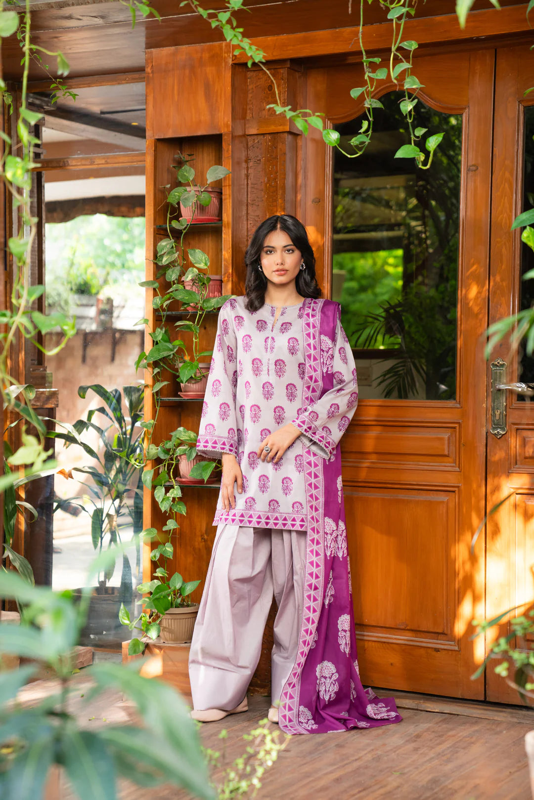 BEYOND EAST | BEENA UNSTITCHED 25 | D02