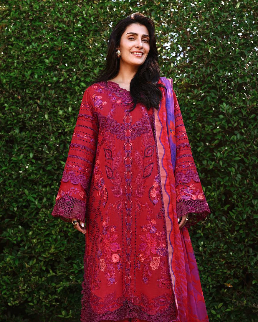 Mushq | Amoi - luxury lawn | Falling Petals