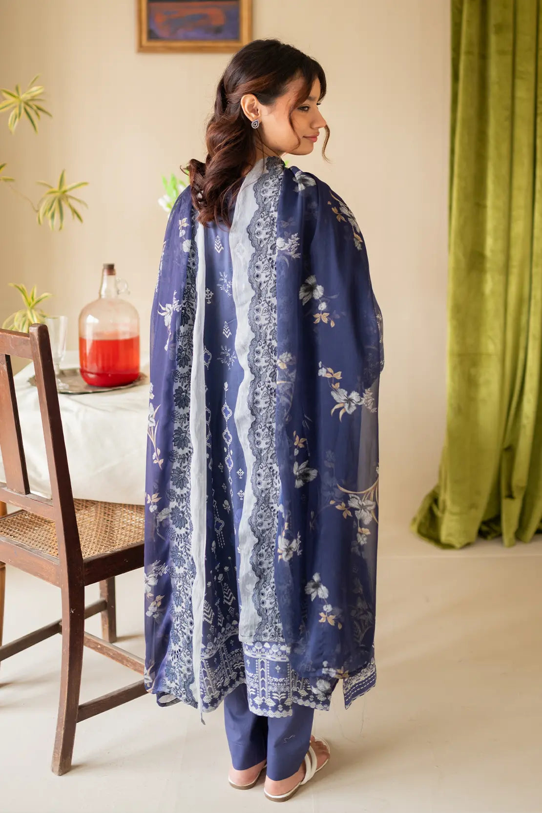 3 Piece - Embroidered Luxury Lawn - 8149