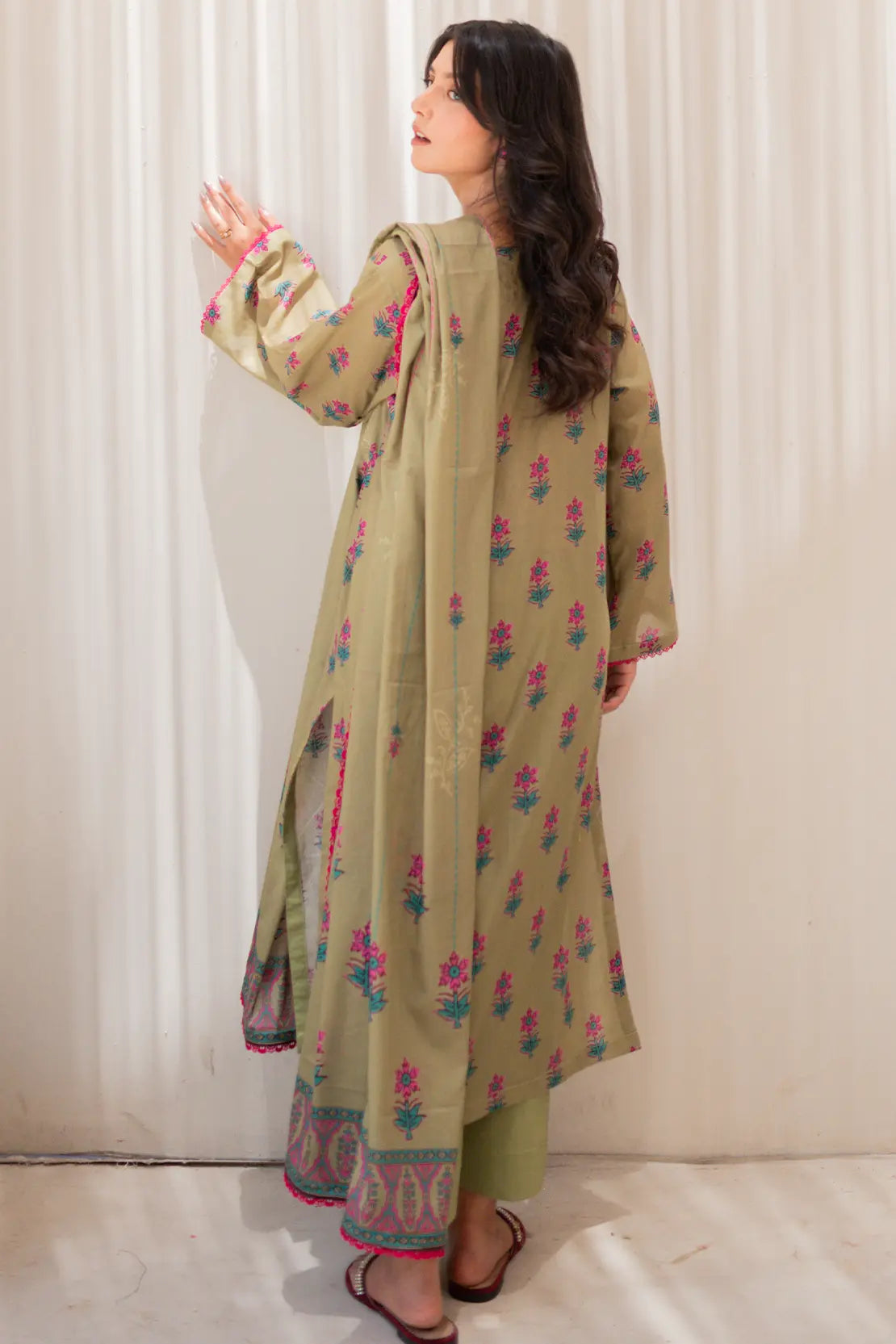 3 Piece - Embroidered Lawn - 8484