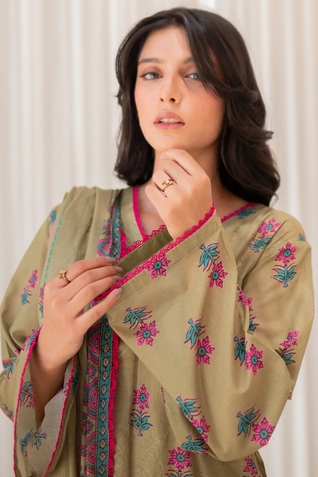 3 Piece - Embroidered Lawn - 8484