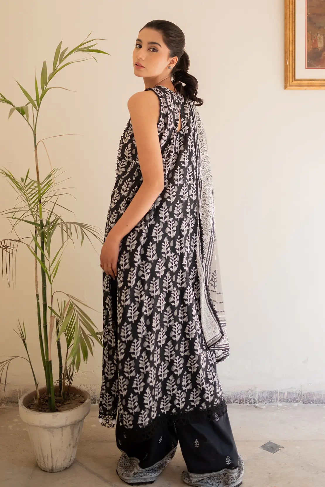 3 Piece - Digitally Printed Lawn - 8769