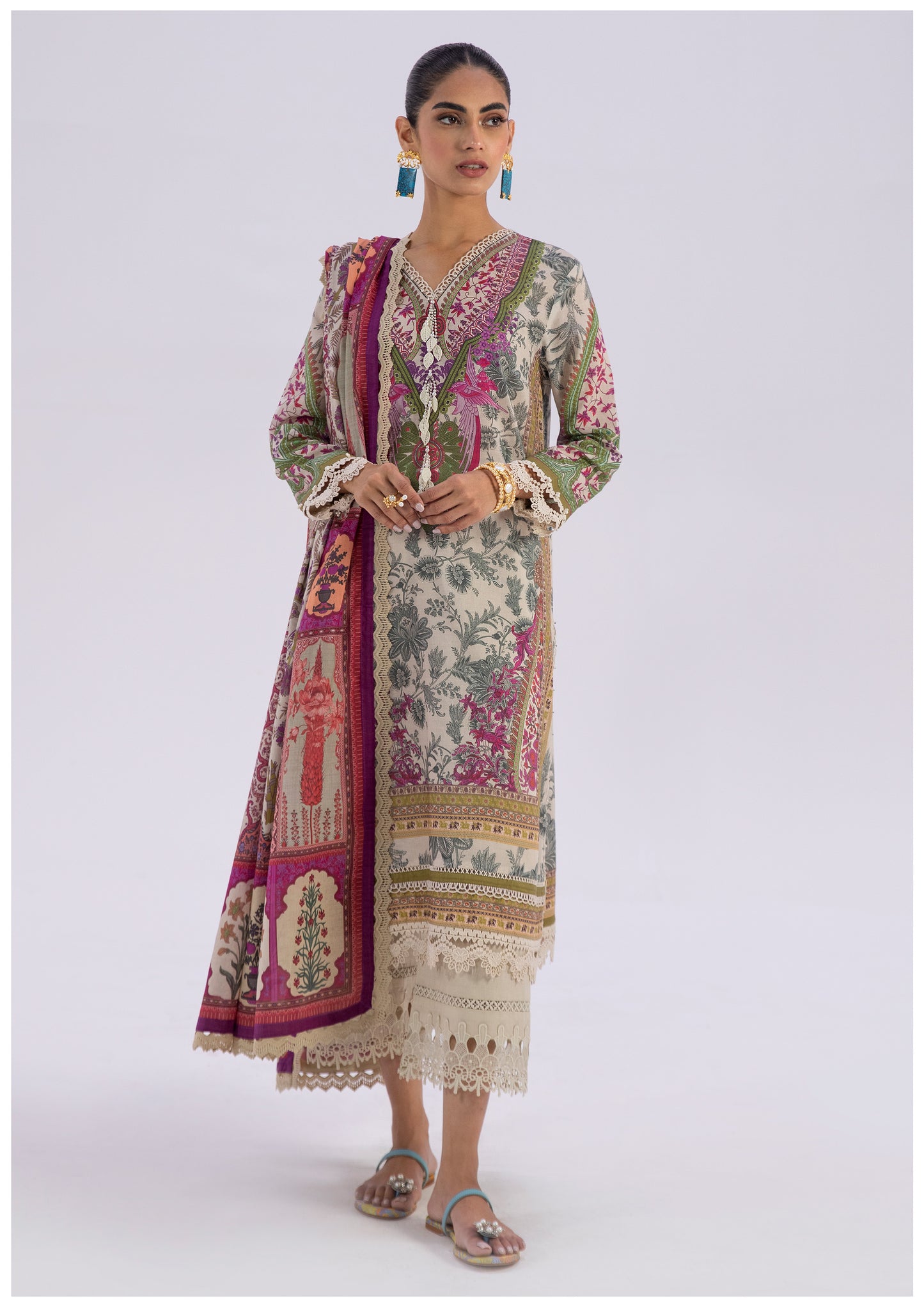 Sana Safinaz | Classic Lawn 25 Vol-1 | D2