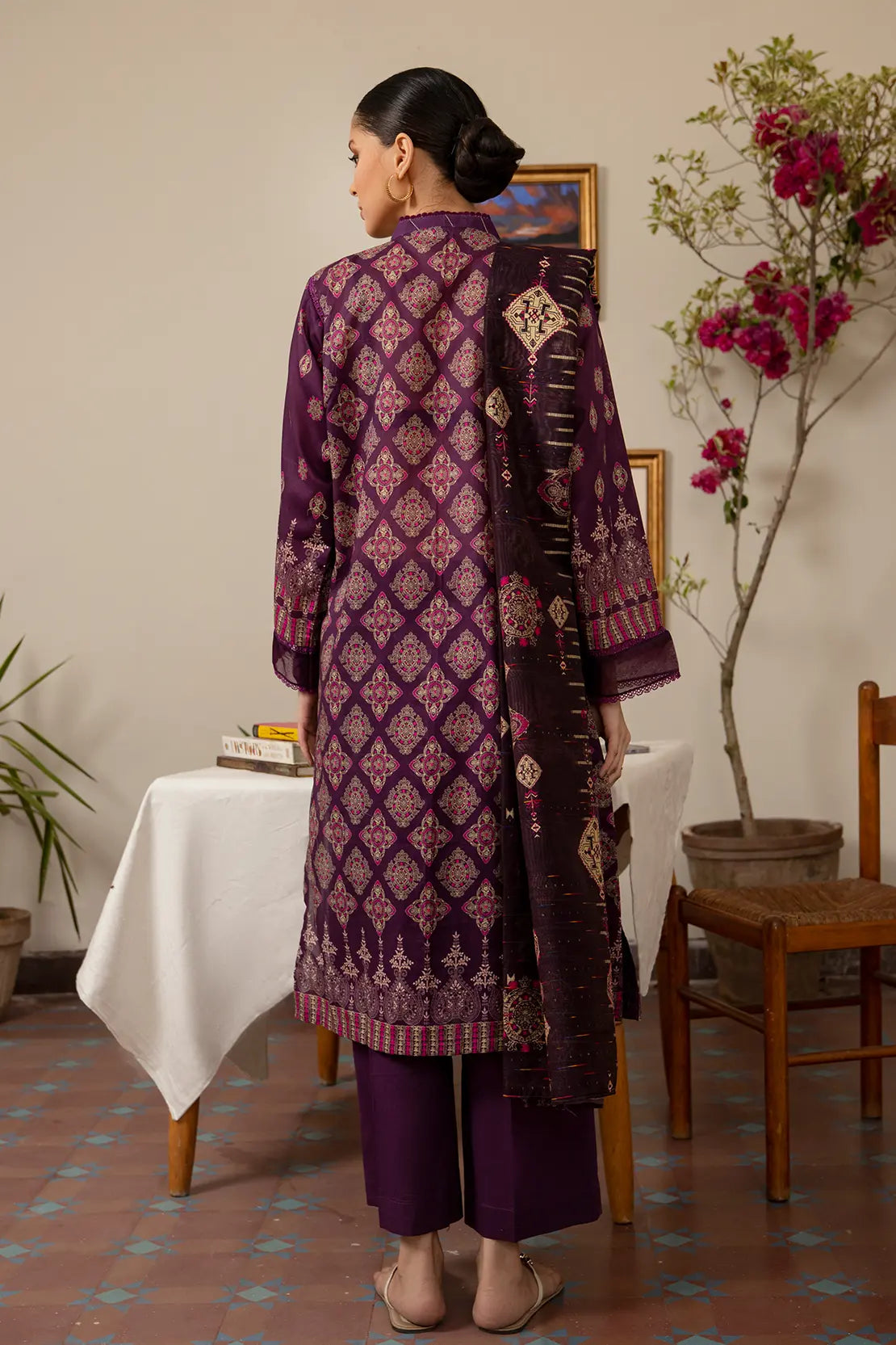 3 Piece - Embroidered Luxury Lawn - 7432