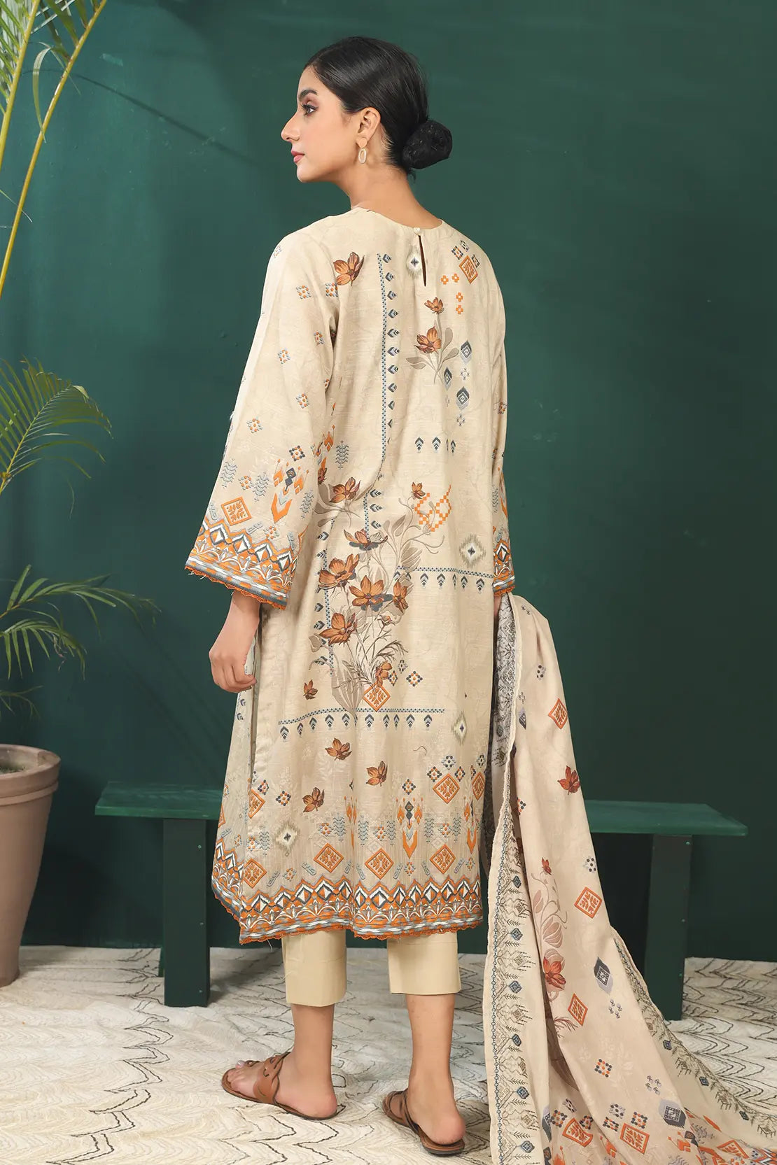 3 Piece - Premium Embroidered Khaddar - 8386