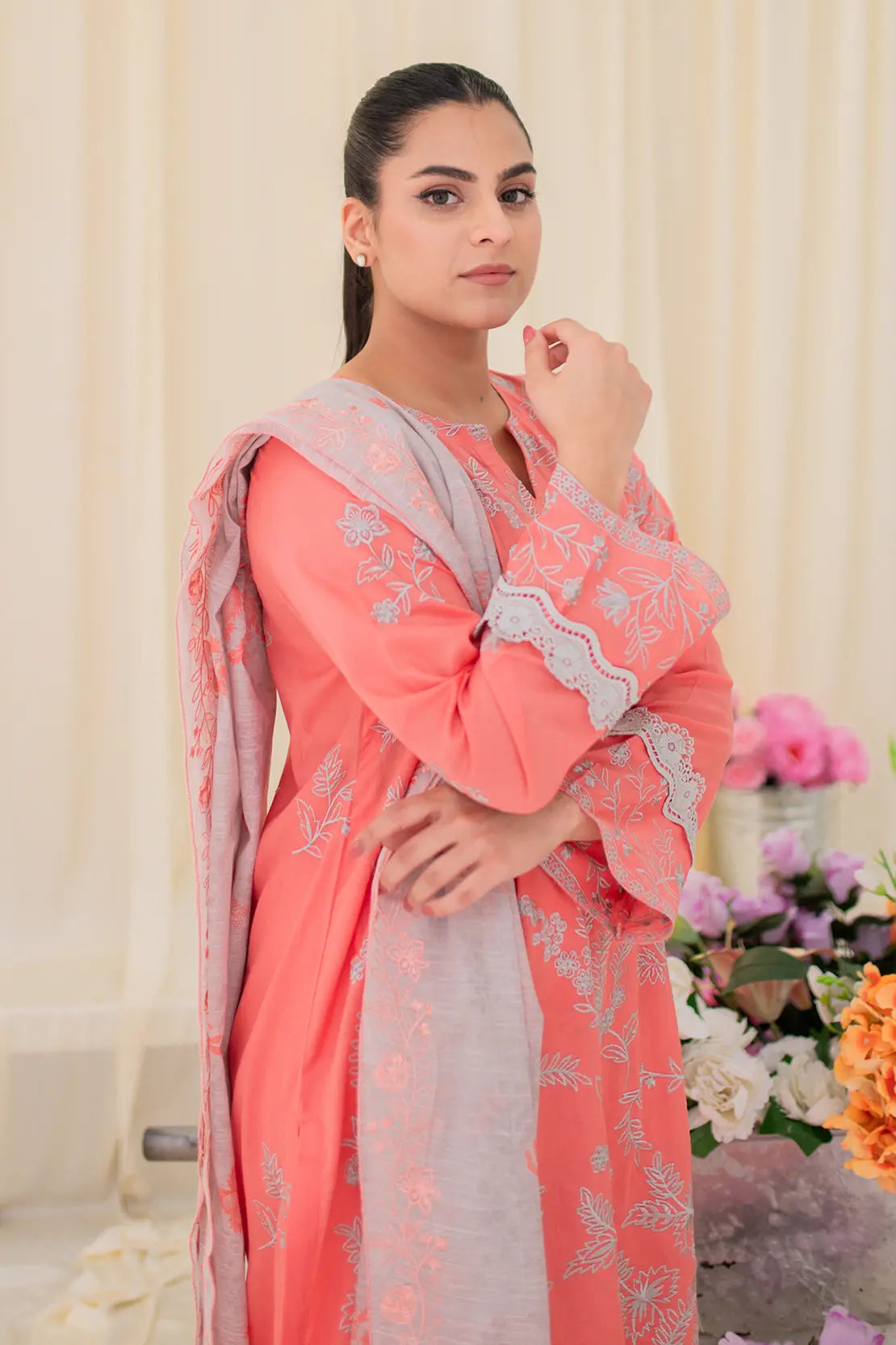 3 Piece - Embroidered Lawn - 8663