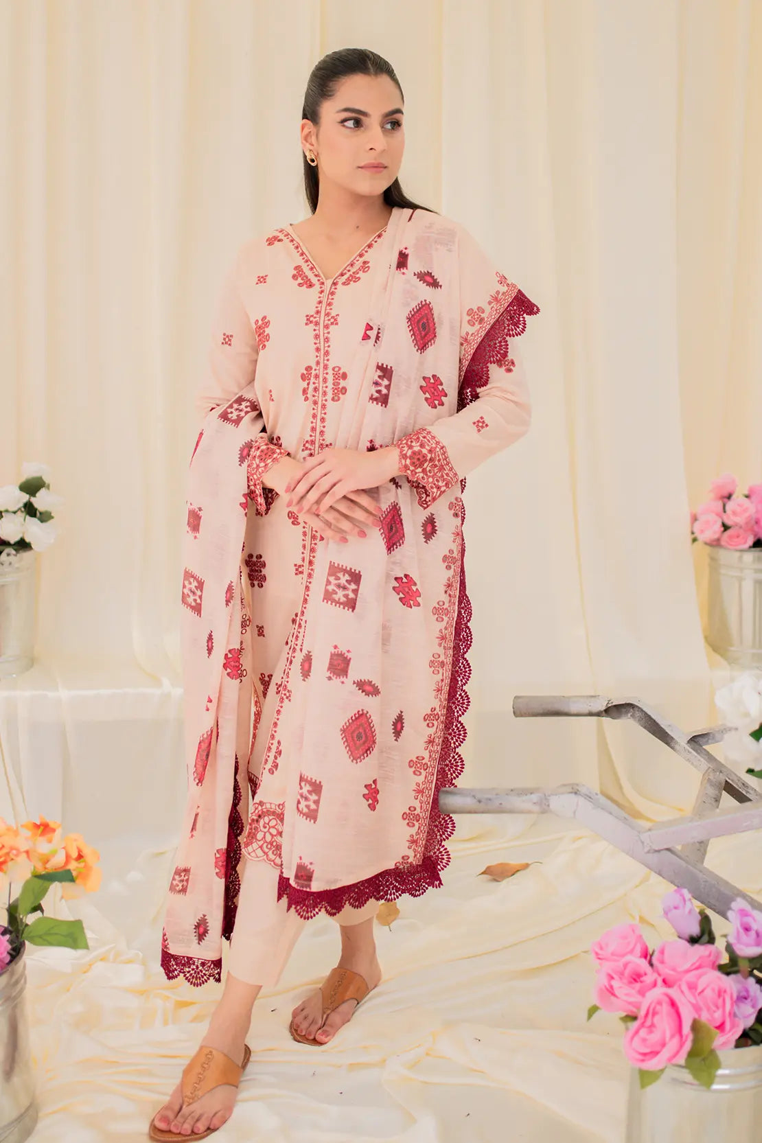3 Piece - Embroidered Lawn - 8665