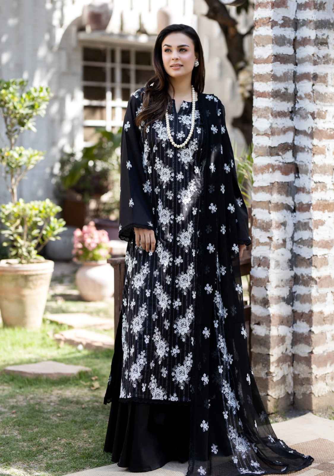 Zainab Fatima | Lawn VoL-2 | NF-1267