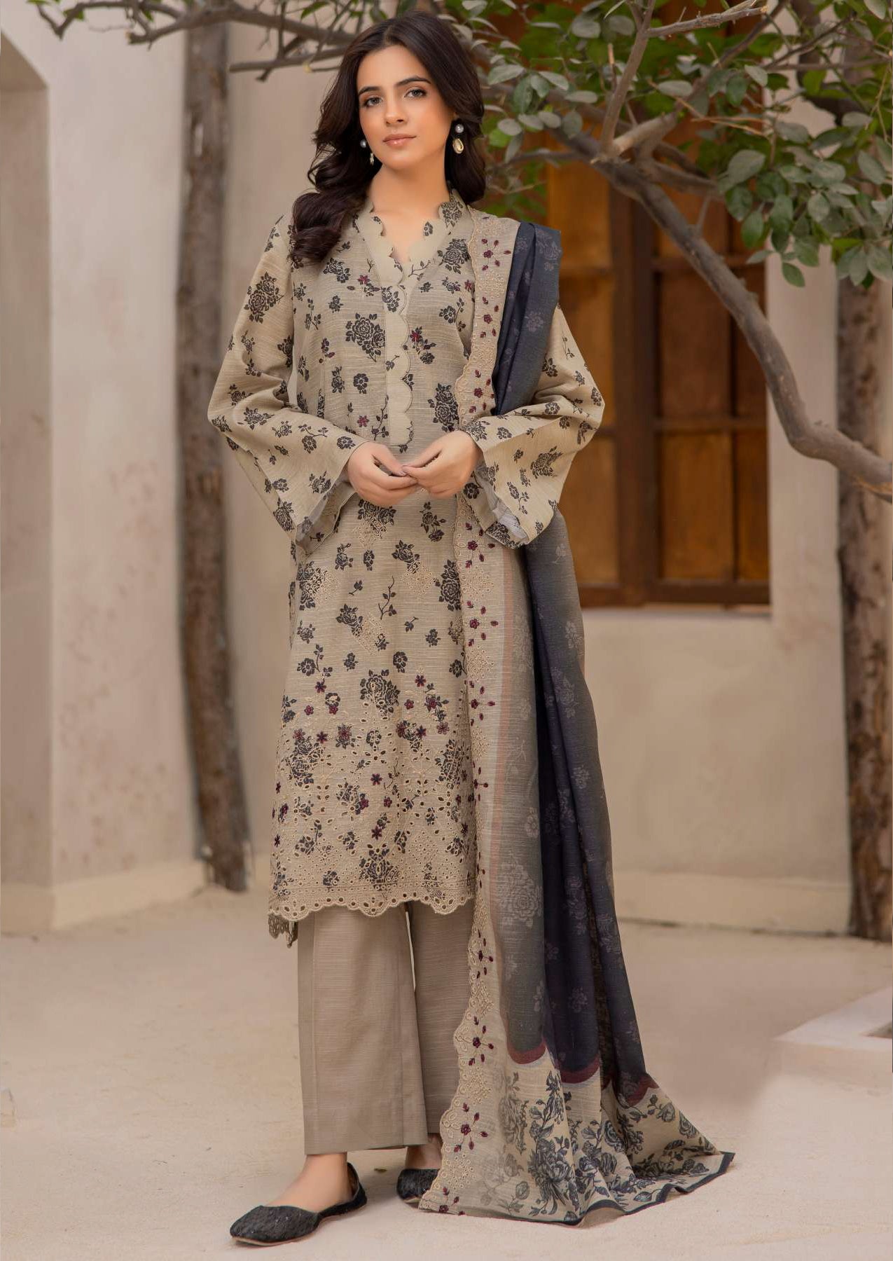 MOTIFZ | ZOHRA WINTER KHADDAR | D-06