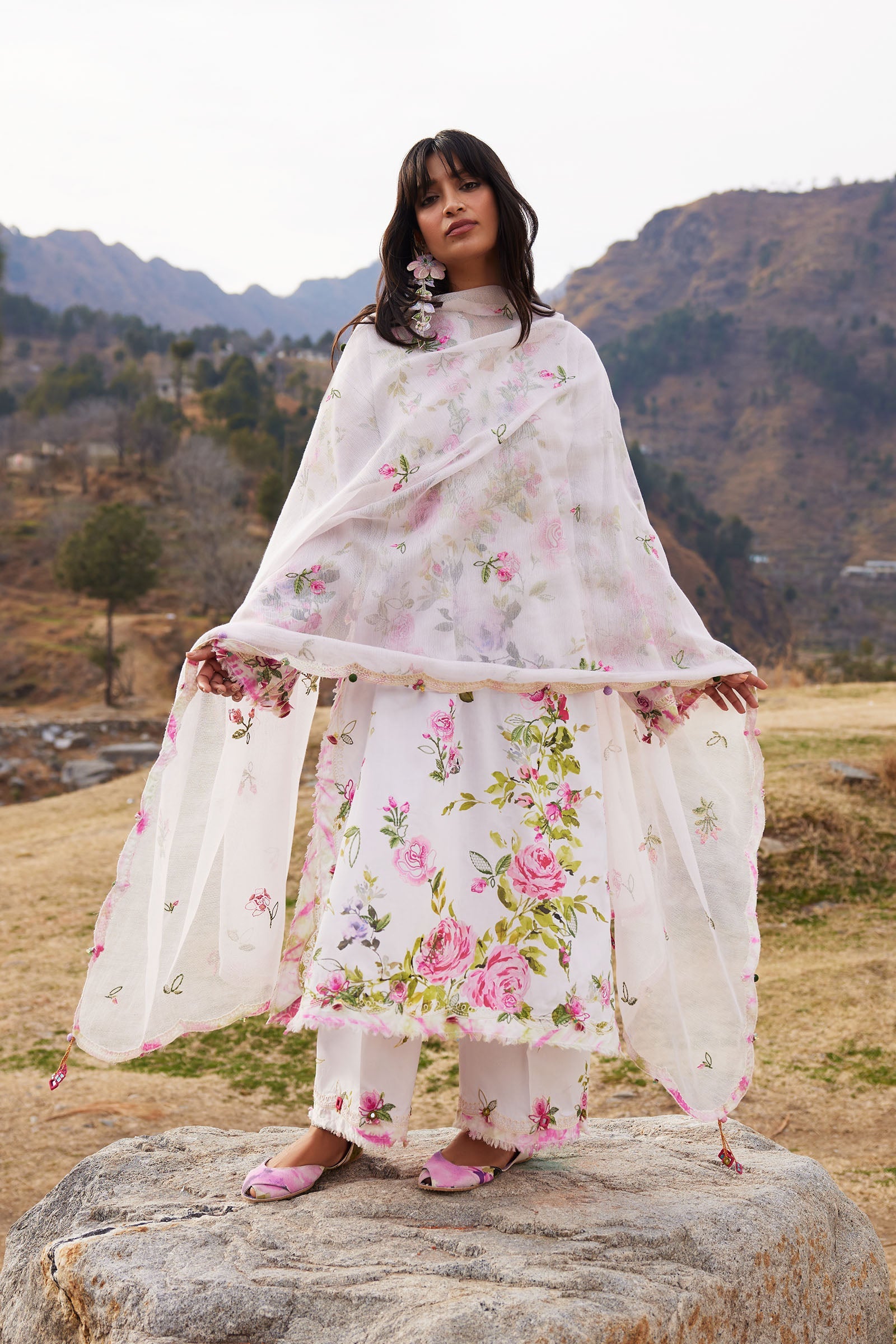 Zaha | Meili Festive Lawn 26 | FĚN YÌ 粉意 (ZL26-11 A)