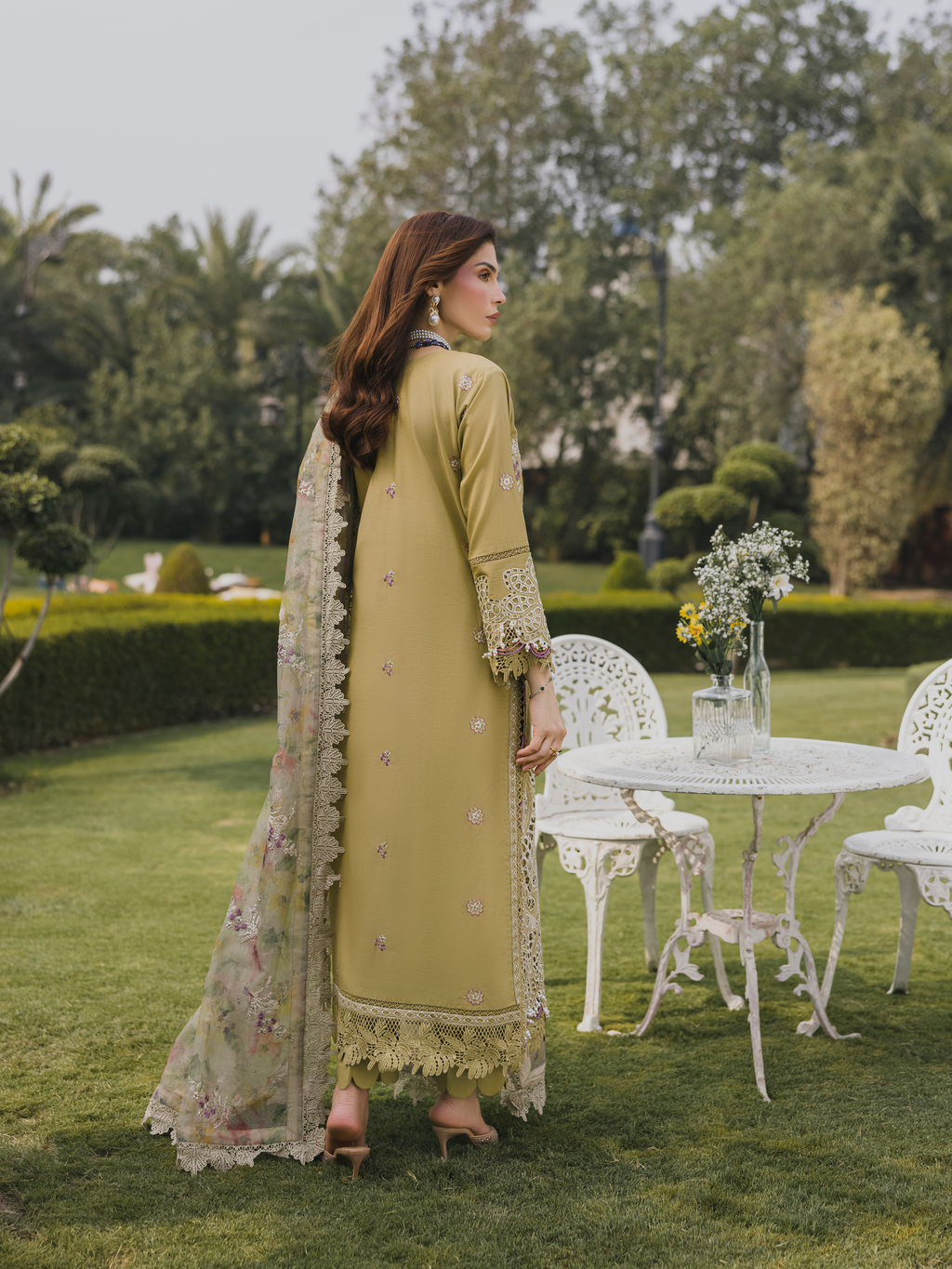Eshaisha | Lawn Embroidered | EA-LL-5571
