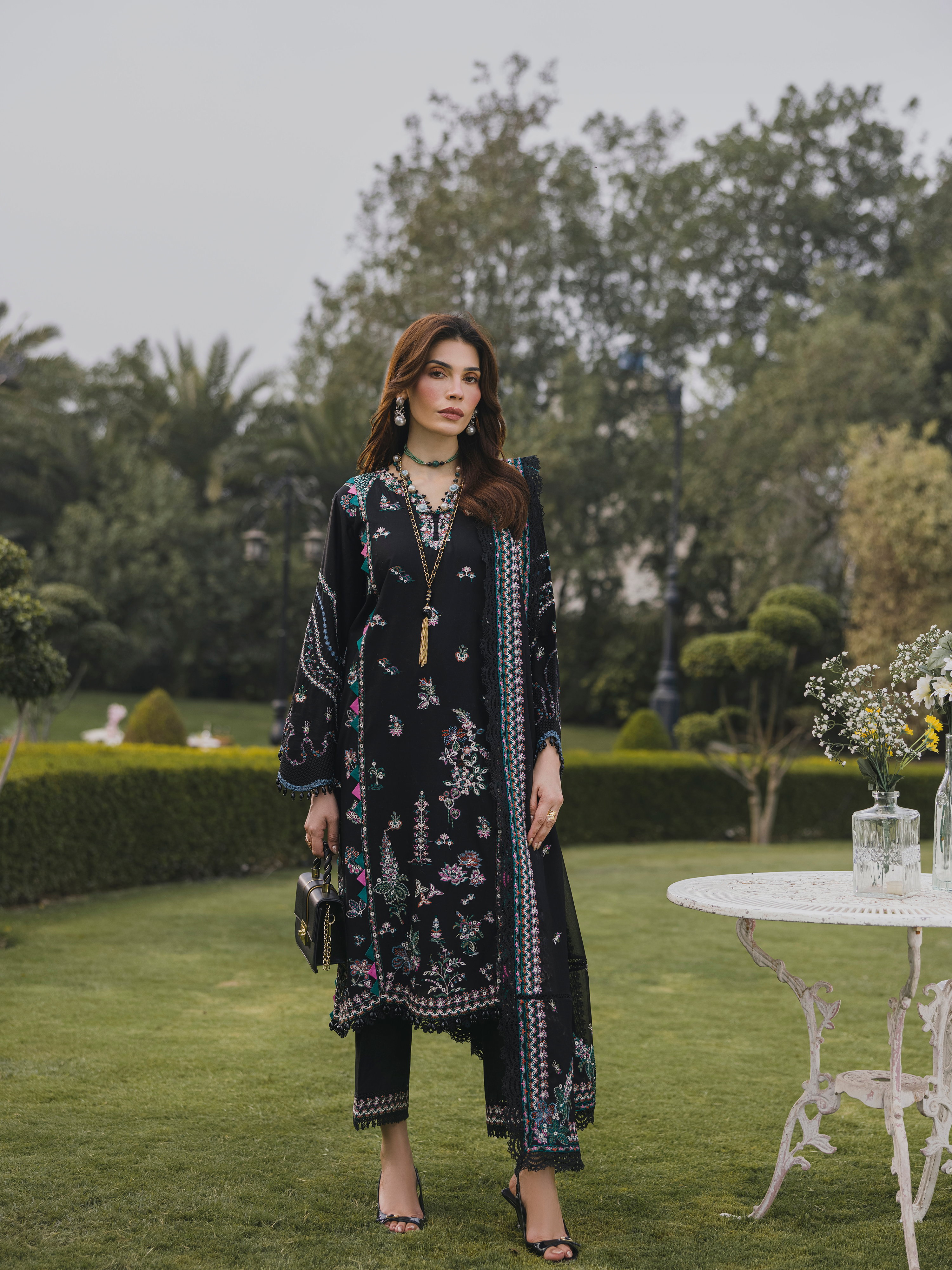Eshaisha | Lawn Embroidered | EA-LL-5570