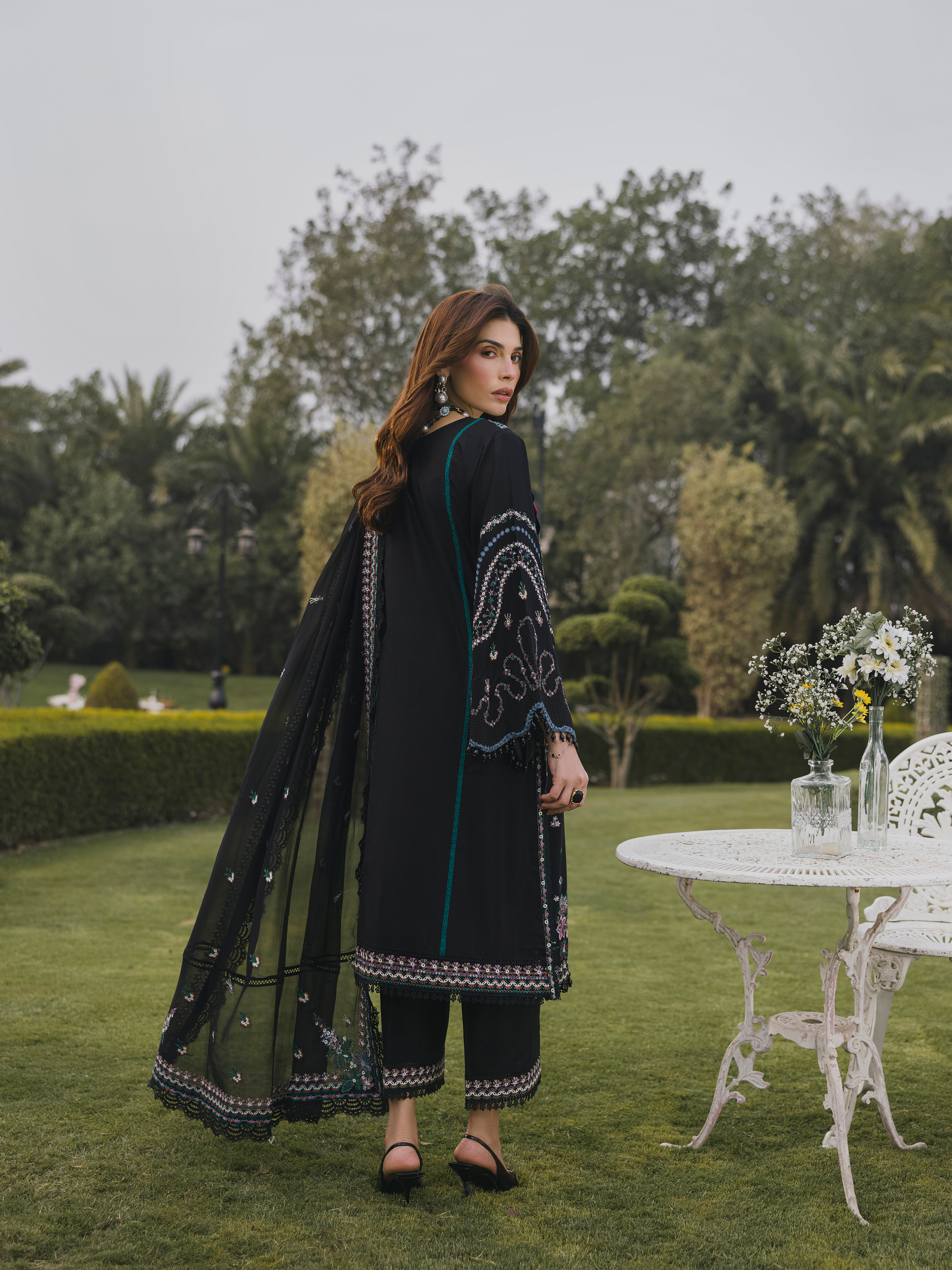 Eshaisha | Lawn Embroidered | EA-LL-5570