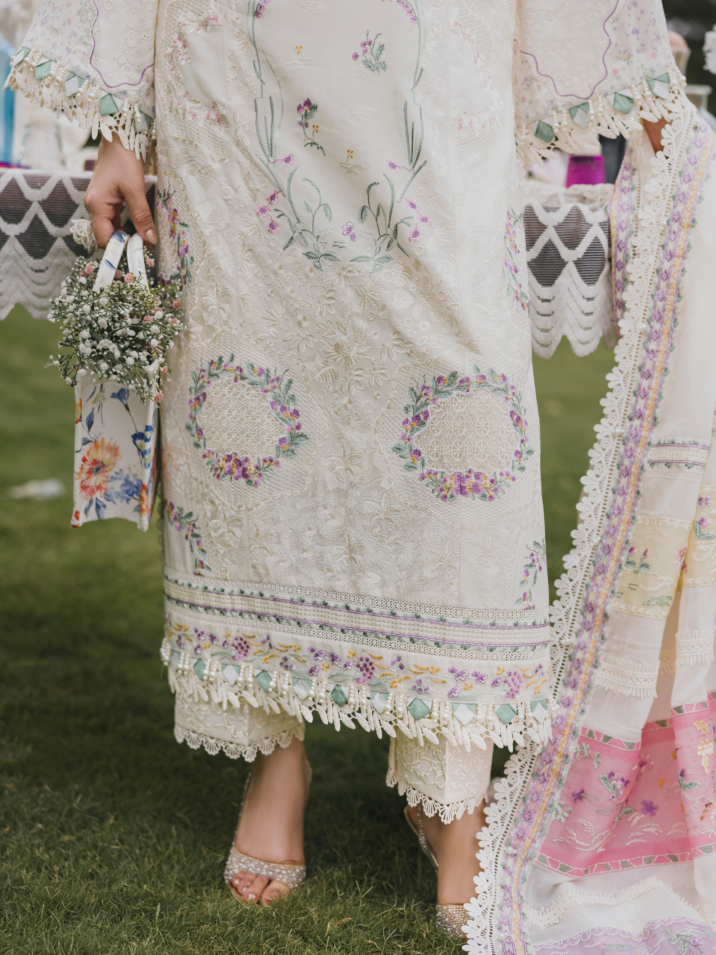 Eshaisha | Lawn Embroidered | EA-LL-5574