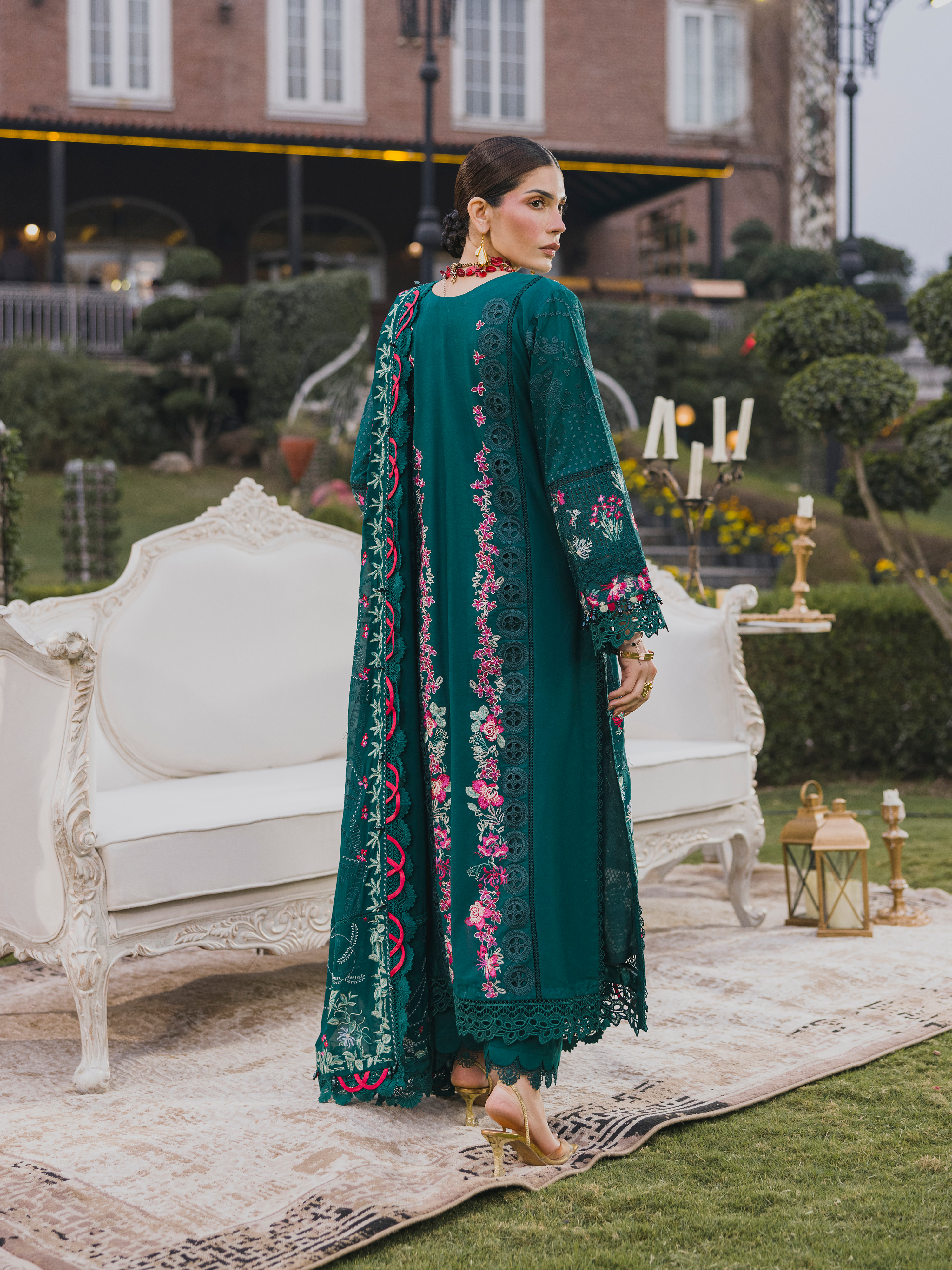 Eshaisha | Lawn Embroidered | EA-LL-5578