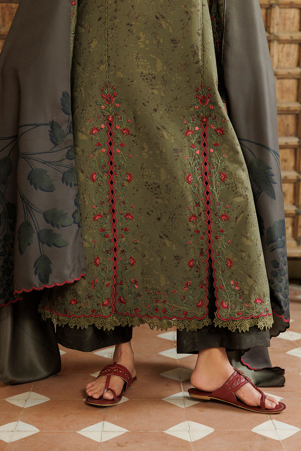 Iznik | Embroidered Printed Viscose Linen | IPF-27
