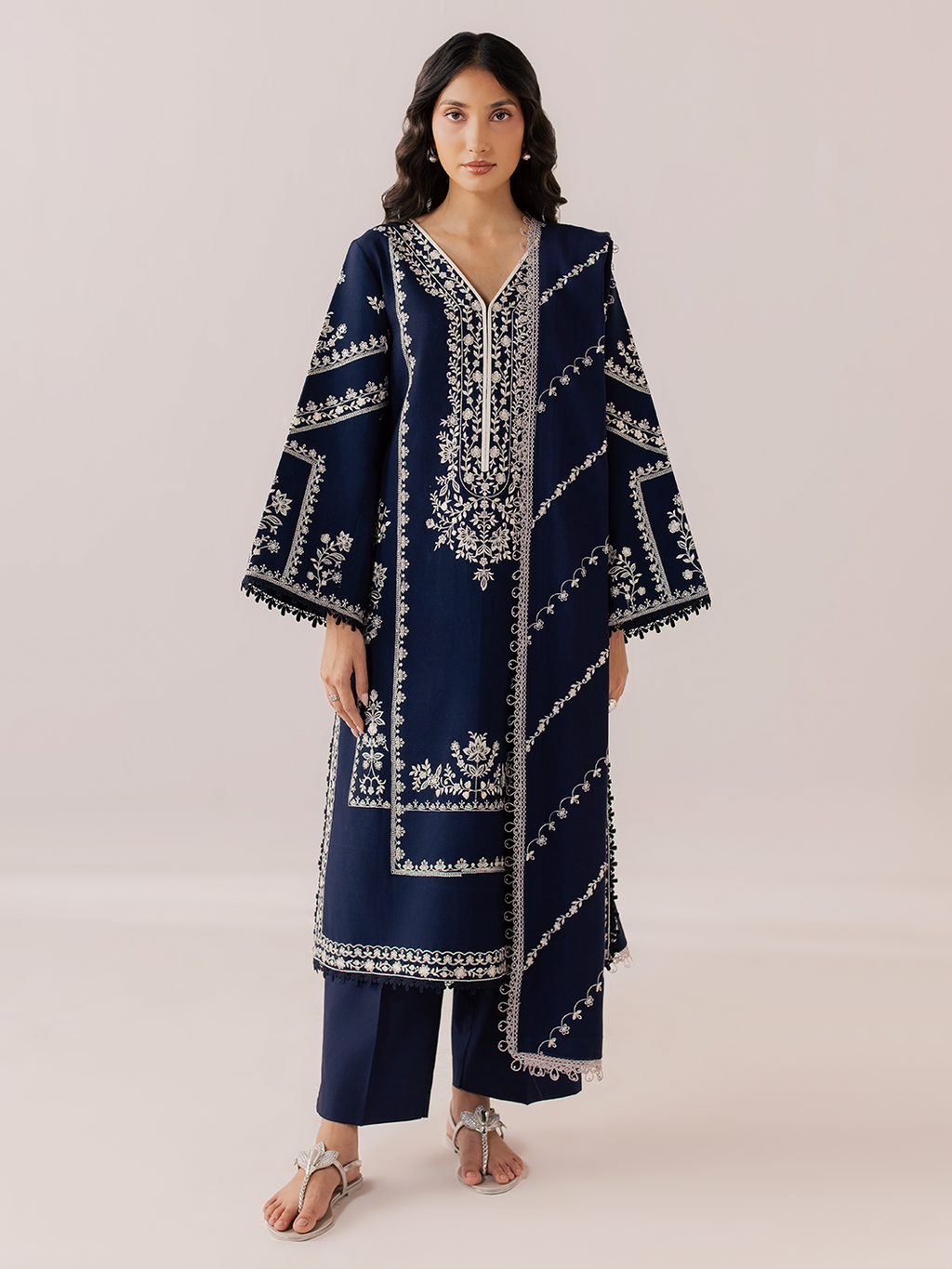 Mahnur | Sage winter Lilen | IIM-02
