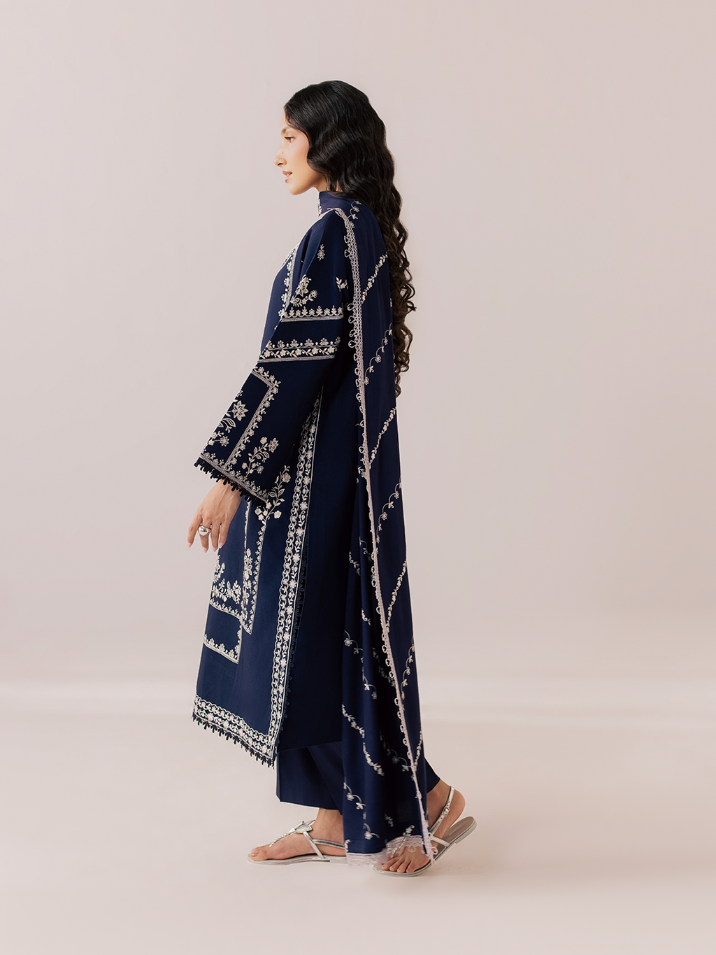 Mahnur | Sage winter Lilen | IIM-02