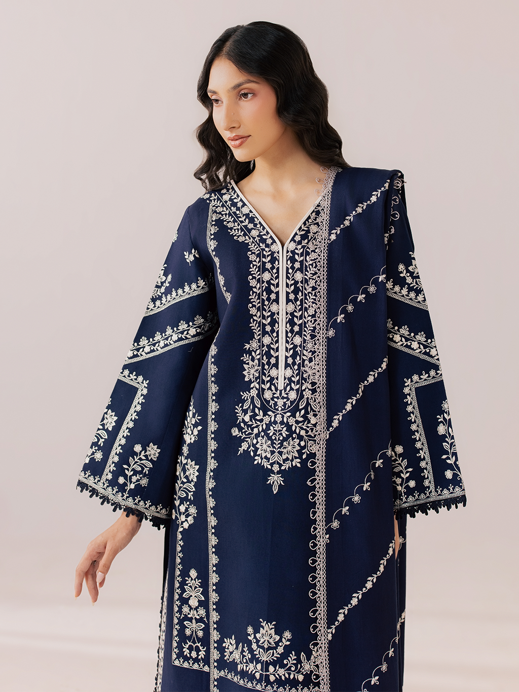 Mahnur | Sage winter Lilen | IIM-02
