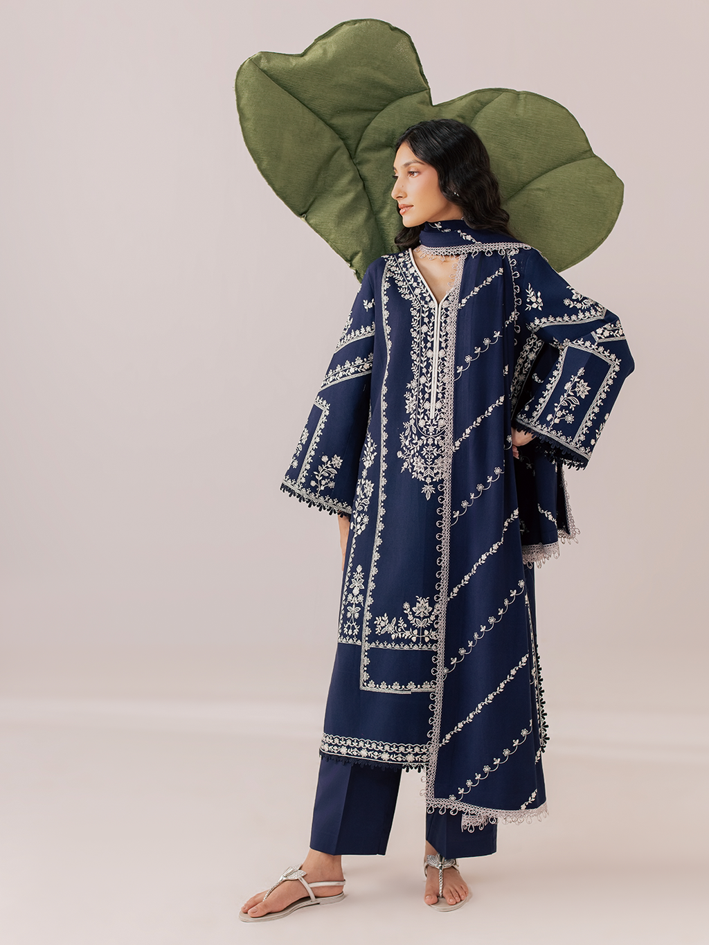 Mahnur | Sage winter Lilen | IIM-02
