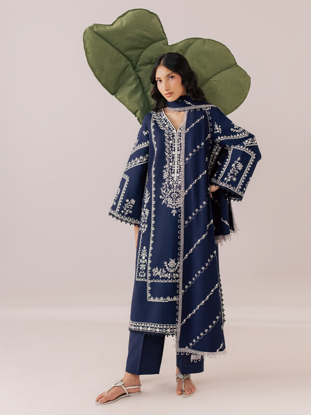 Mahnur | Sage winter Lilen | IIM-02