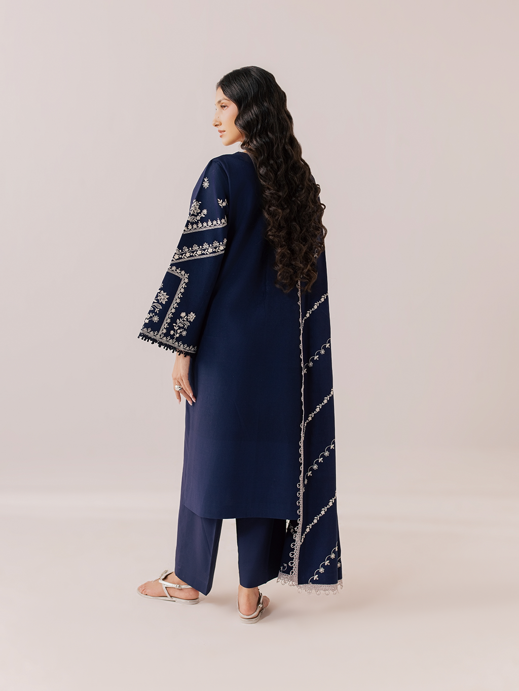 Mahnur | Sage winter Lilen | IIM-02