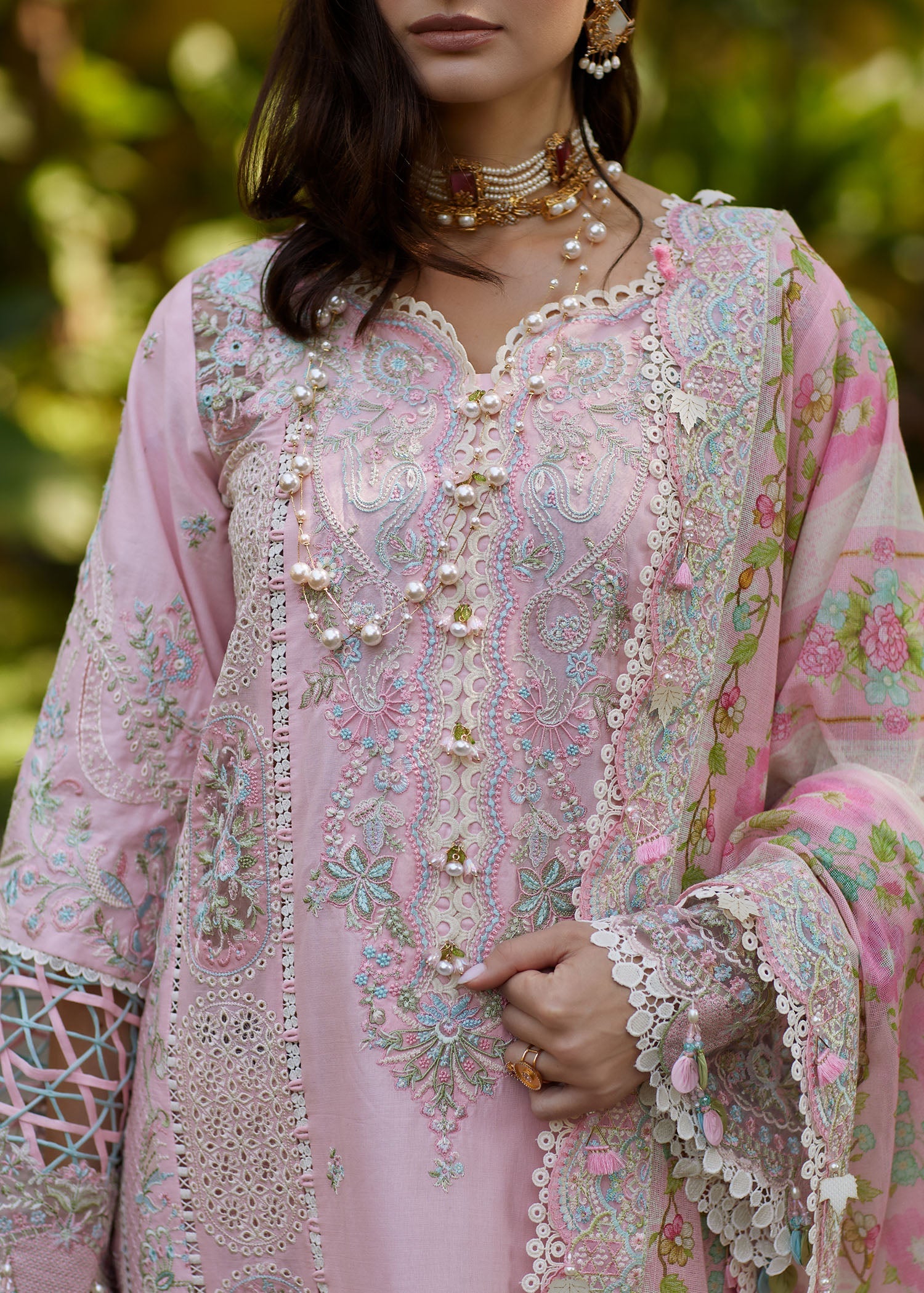 Kanwal Malik | Ariya Luxury Lawn'26 | Vivian