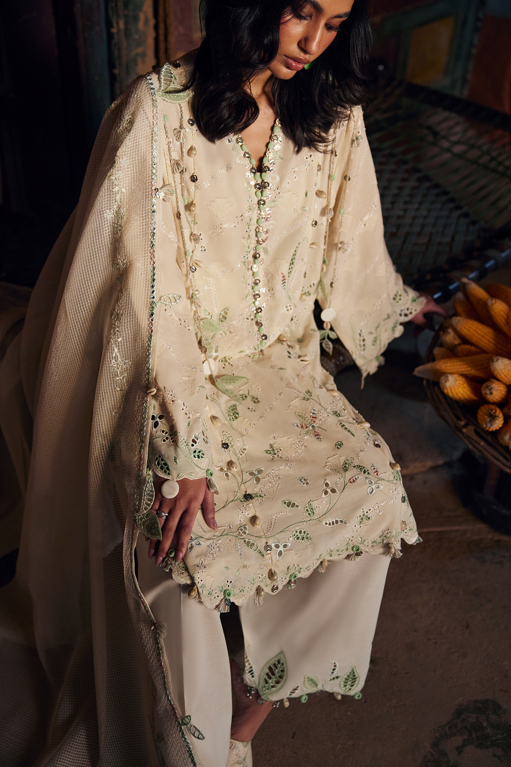 Zaha | Meili Festive Lawn 26 | MEI 梅 (ZL26-05 A)