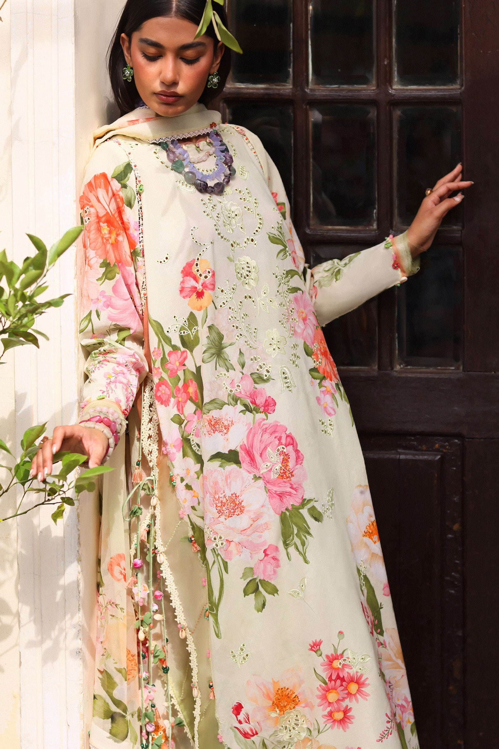 Zaha | Wildflower Festive Lawn 26 | Dahlia
