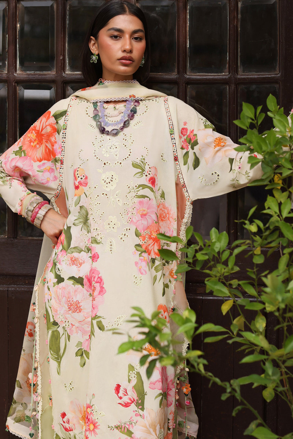 Zaha | Wildflower Festive Lawn 26 | Dahlia