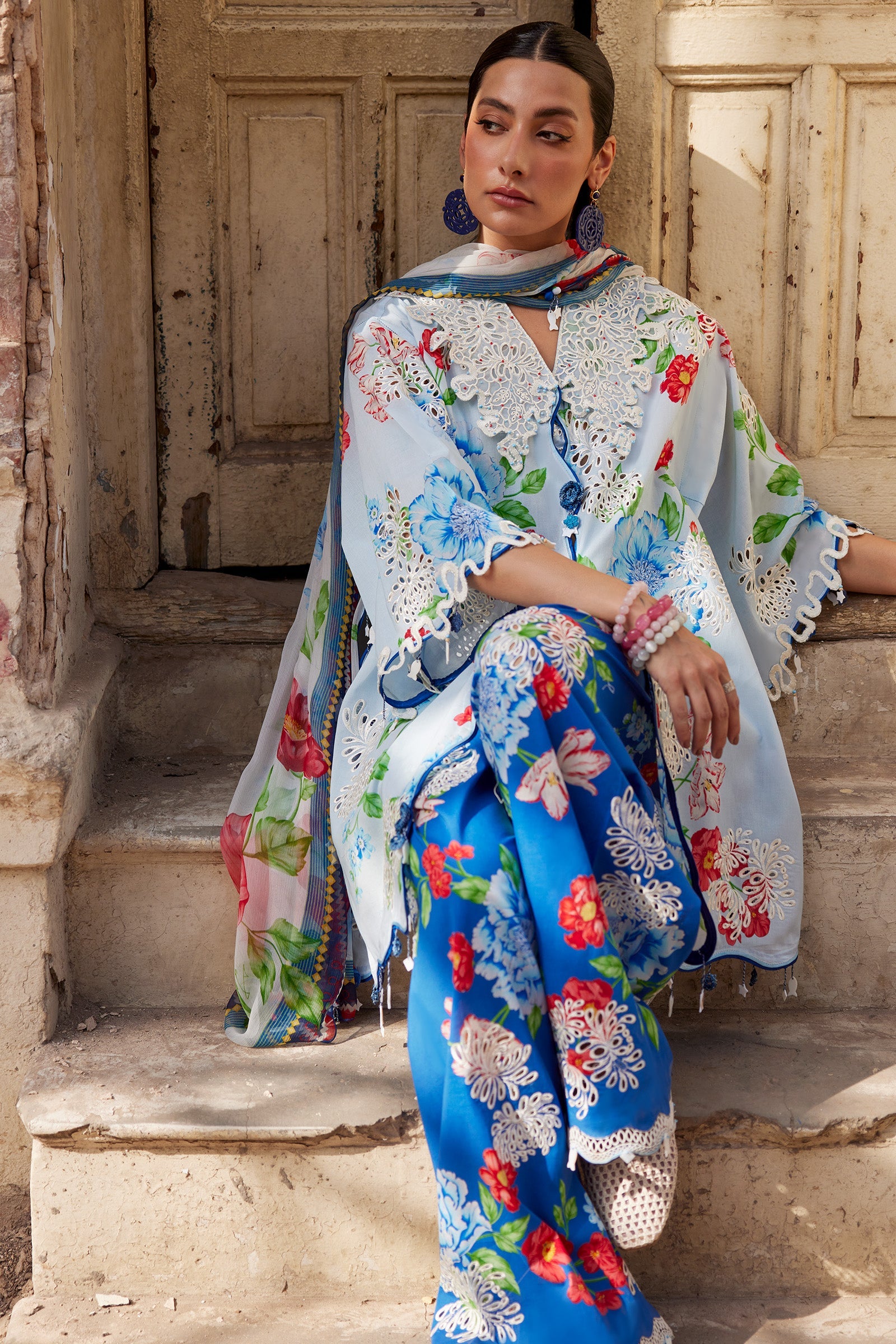 Zaha | Wildflower Festive Lawn 26 | Blur Poppy