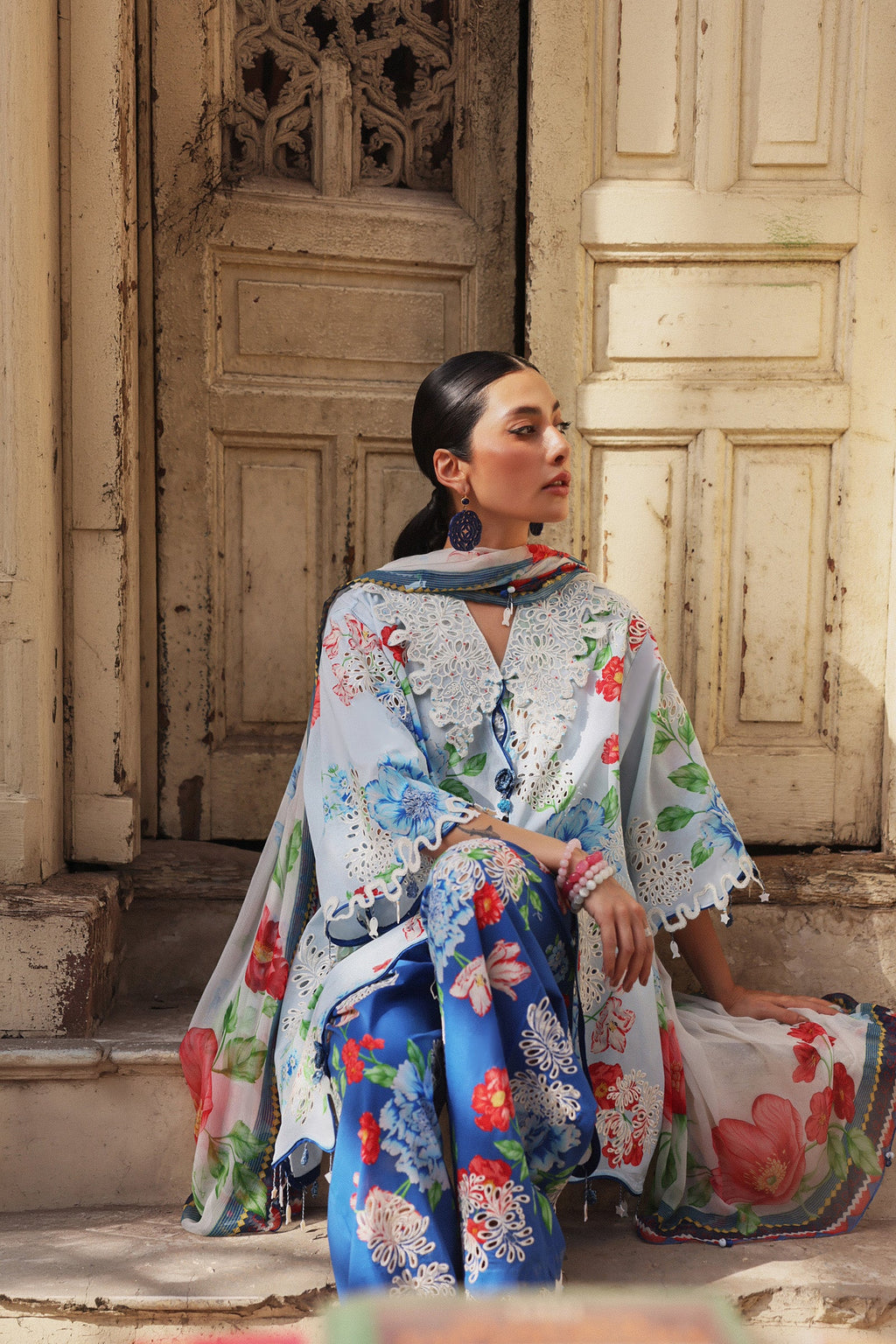 Zaha | Wildflower Festive Lawn 26 | Blur Poppy