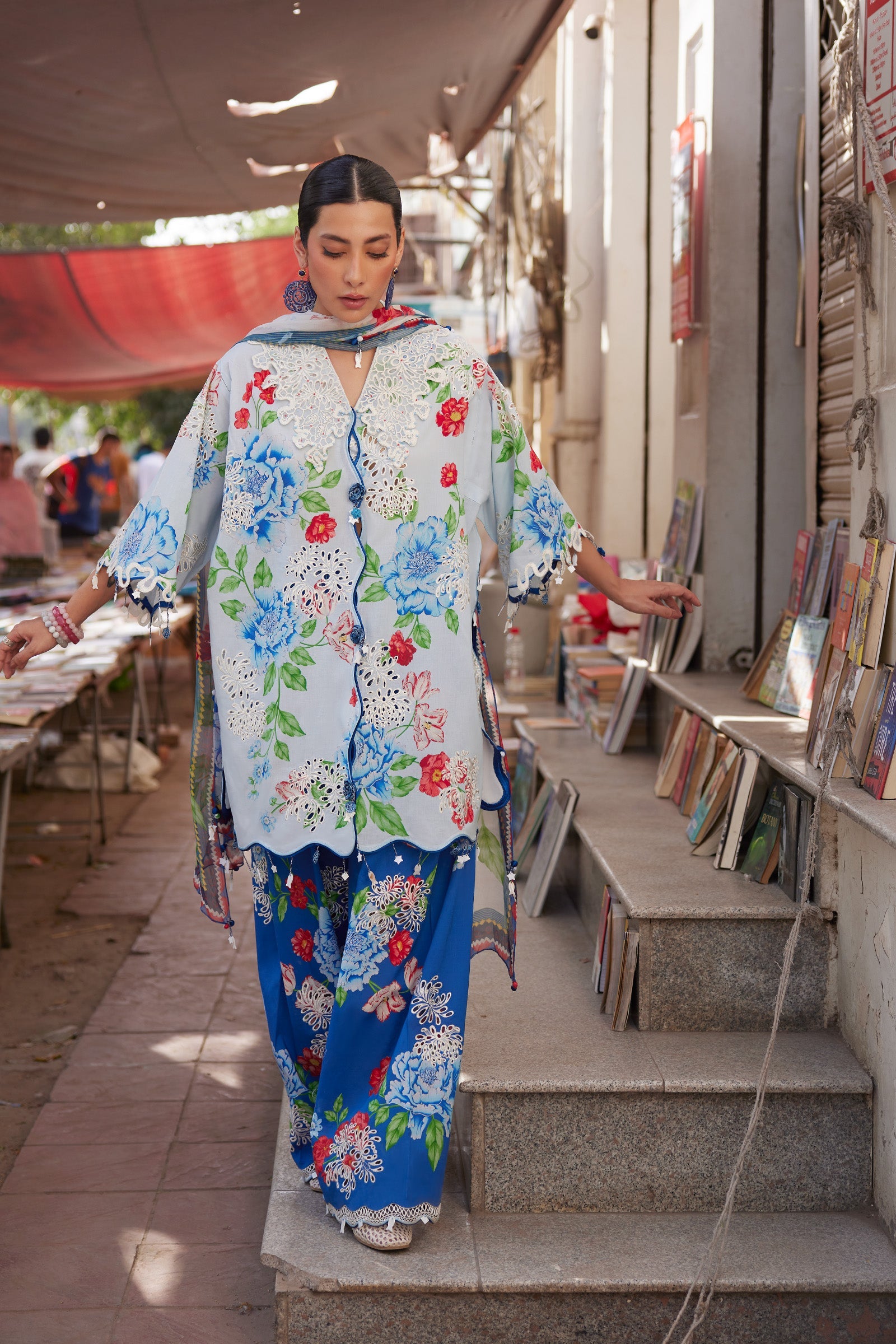 Zaha | Wildflower Festive Lawn 26 | Blur Poppy