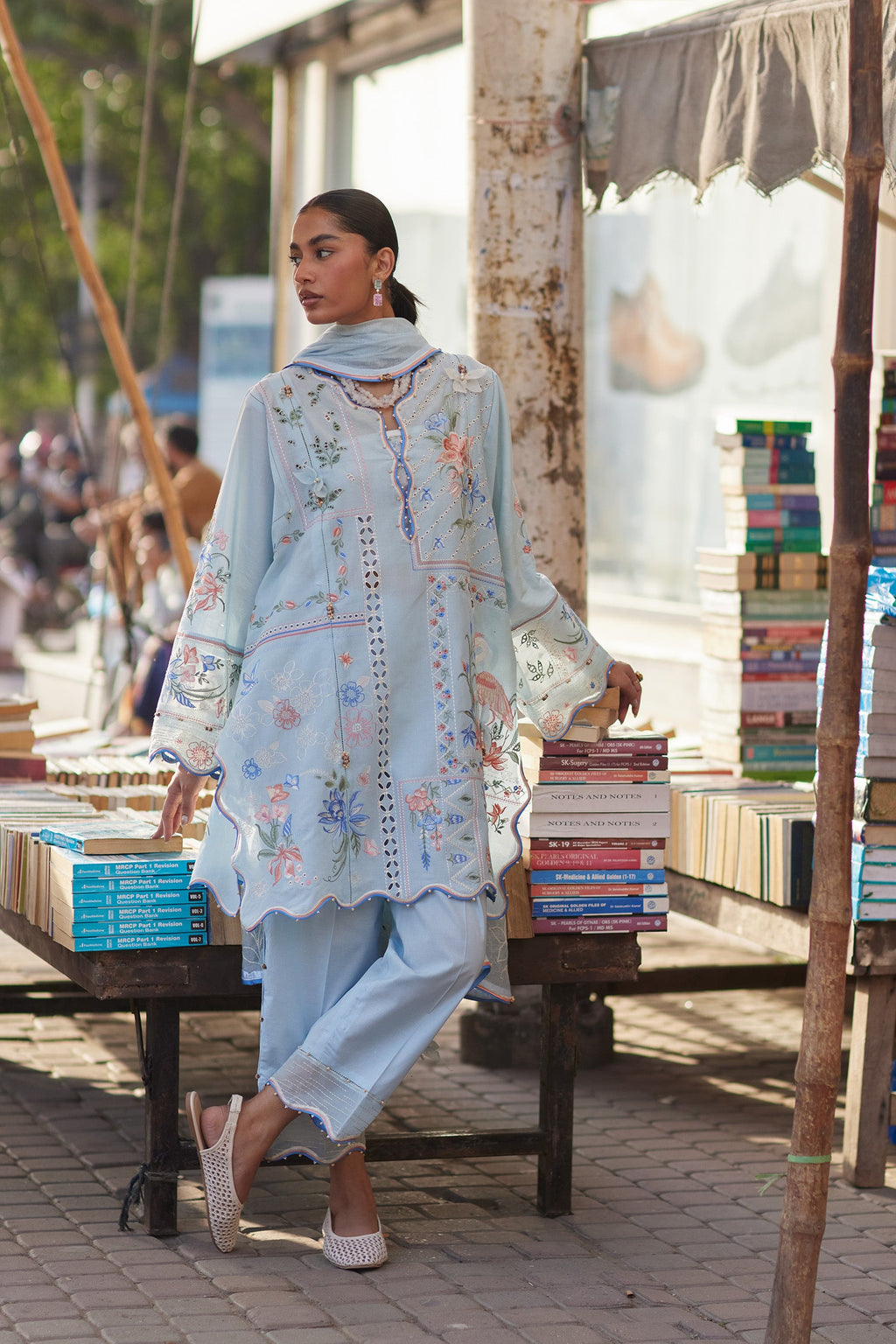 Zaha | Wildflower Festive Lawn 26 | Forget me not Breeze