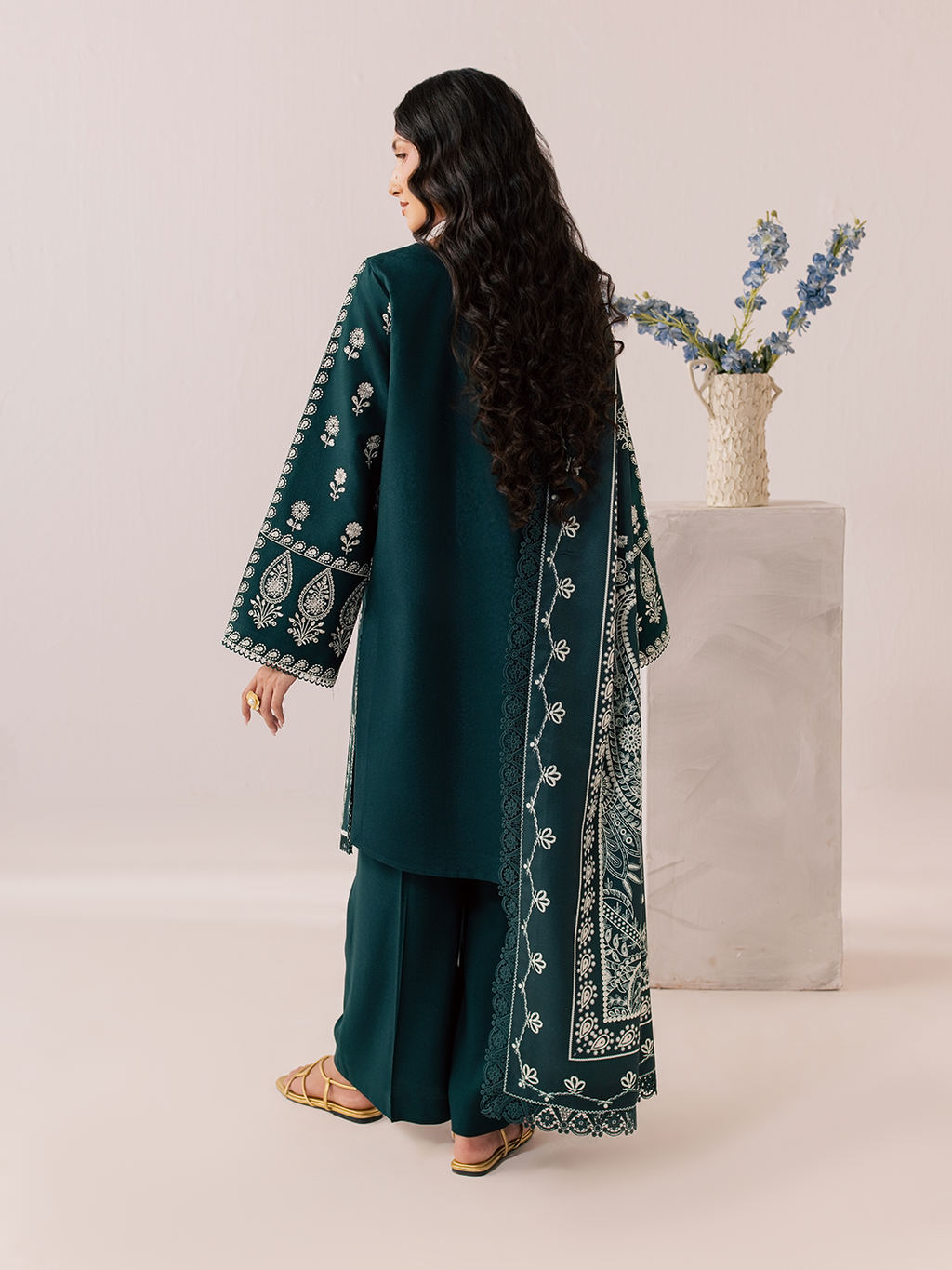 Mahnur | Sage winter Lilen | IIM-04