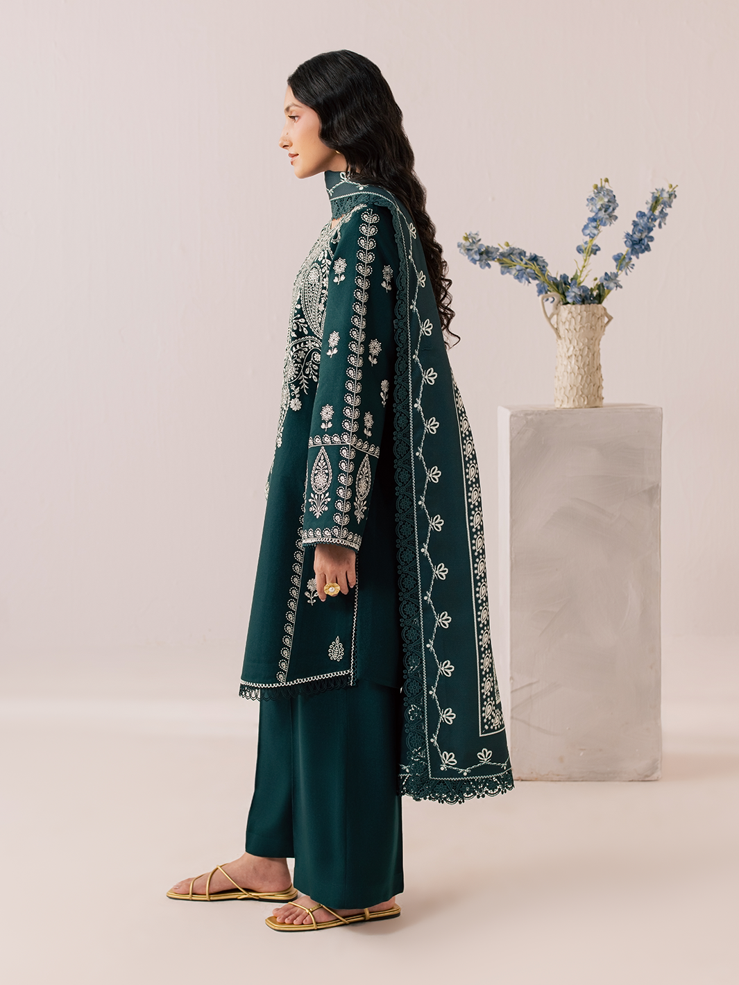 Mahnur | Sage winter Lilen | IIM-04